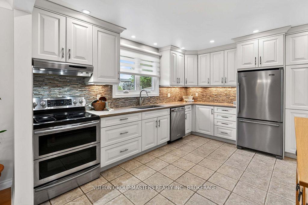 Photo 16 of 259 Inverness Crescent, Kingston, West of Sir John A. Blvd — HOMEH