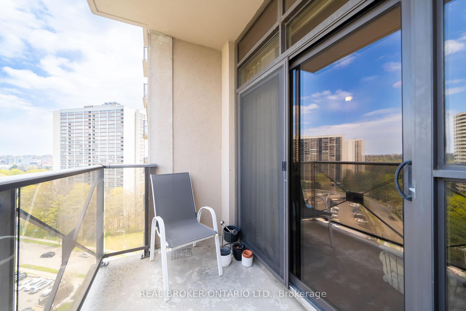 Photo 6 of Unit 1208, 133 Wynford Drive, North York, Banbury-Don Mills — HOMEH