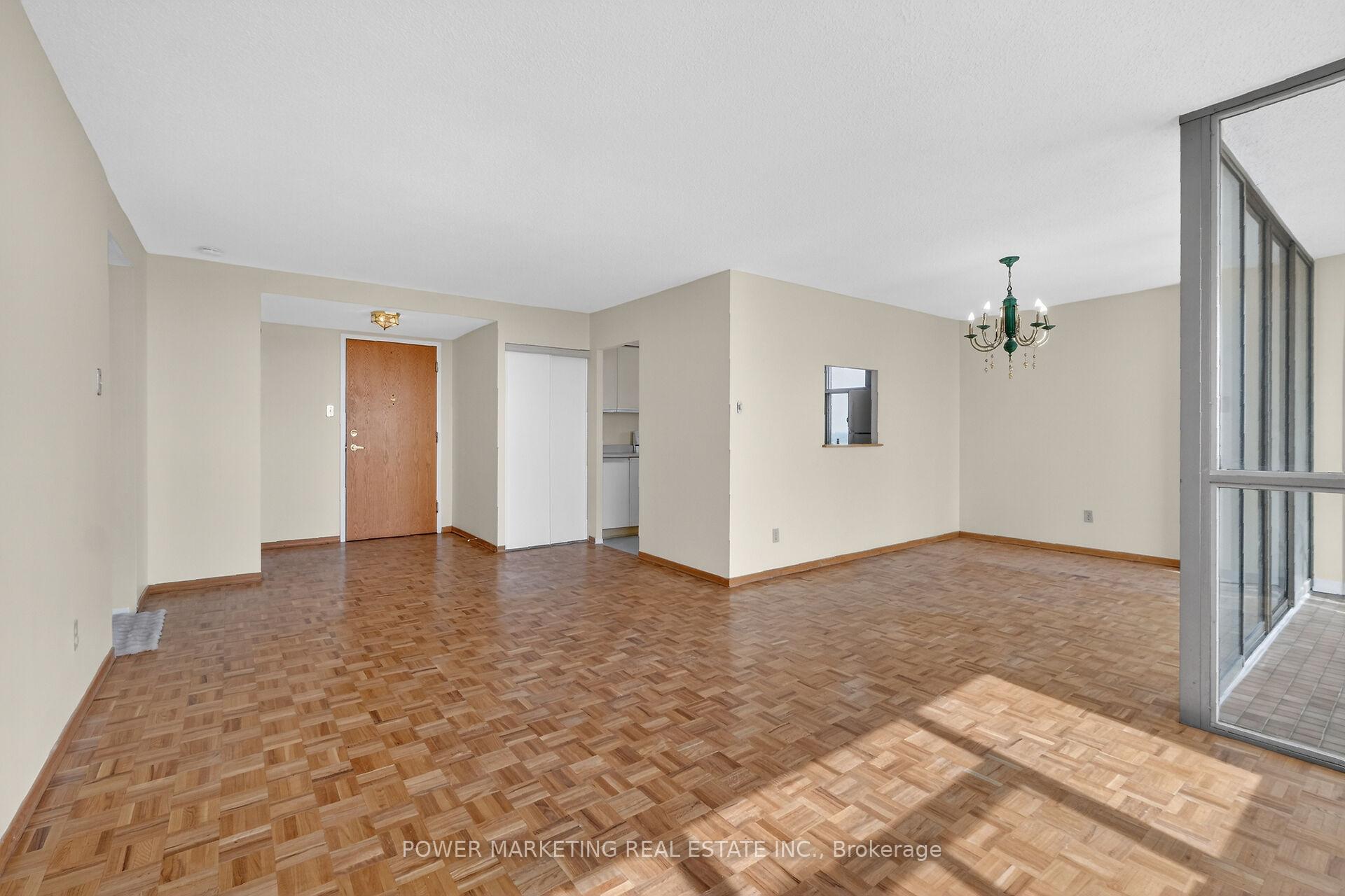 Photo 13 of Unit 1204, 2760 Carousel Crescent, Ottawa, Emerald Woods/Sawmill Creek — HOMEH