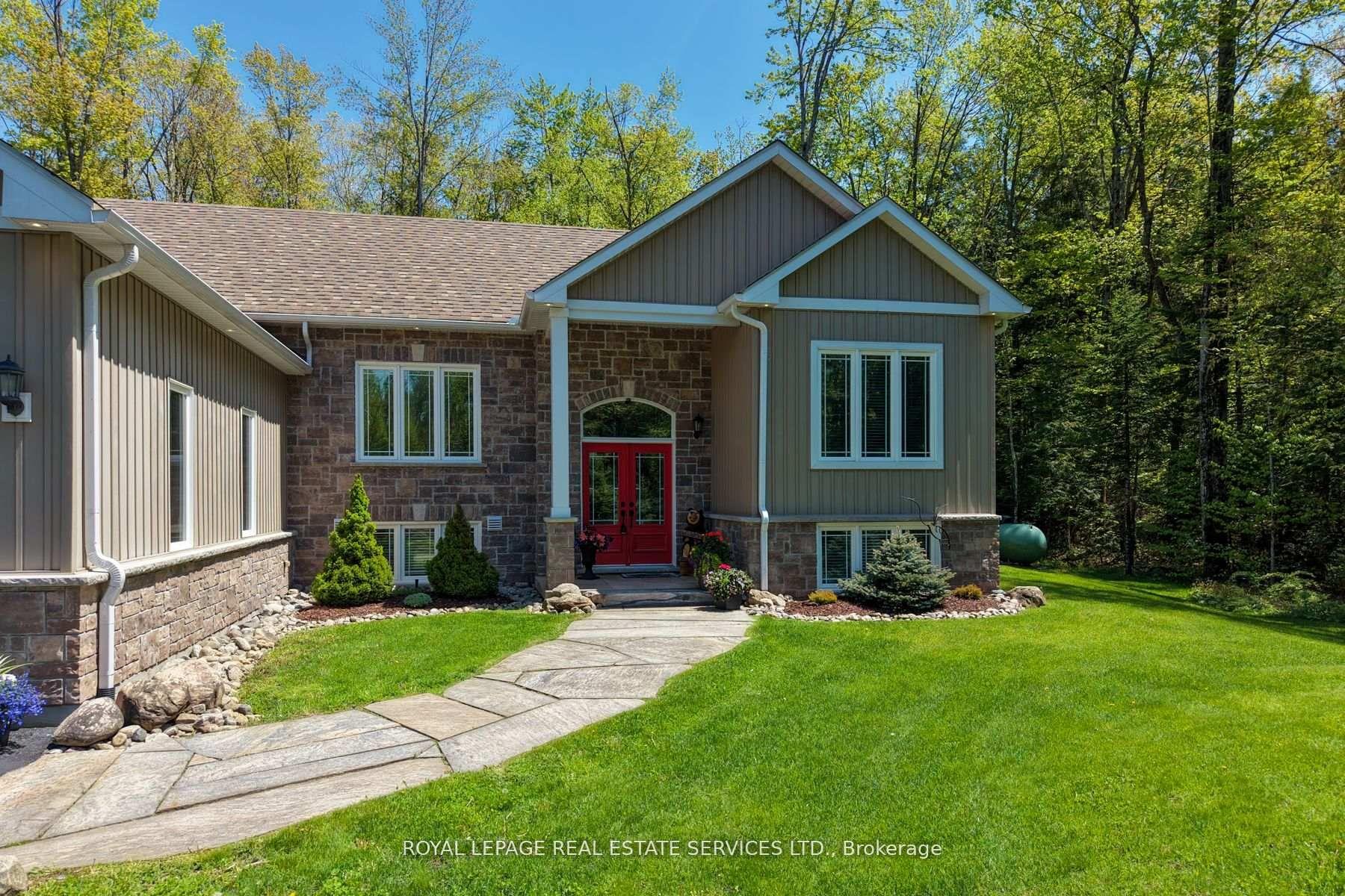 Photo 2 of 1045 Tower Crescent, Gravenhurst, Morrison — HOMEH