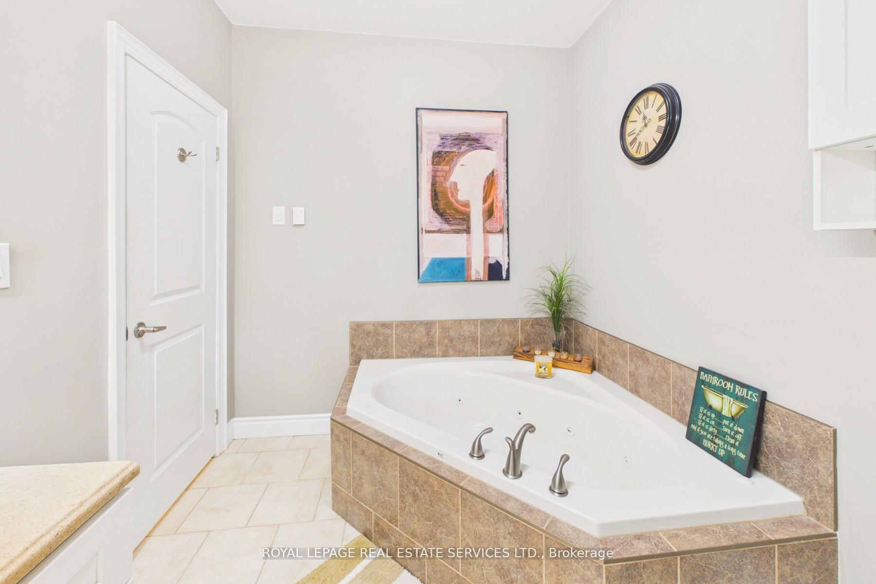 Photo 31 of 1045 Tower Crescent, Gravenhurst, Morrison — HOMEH