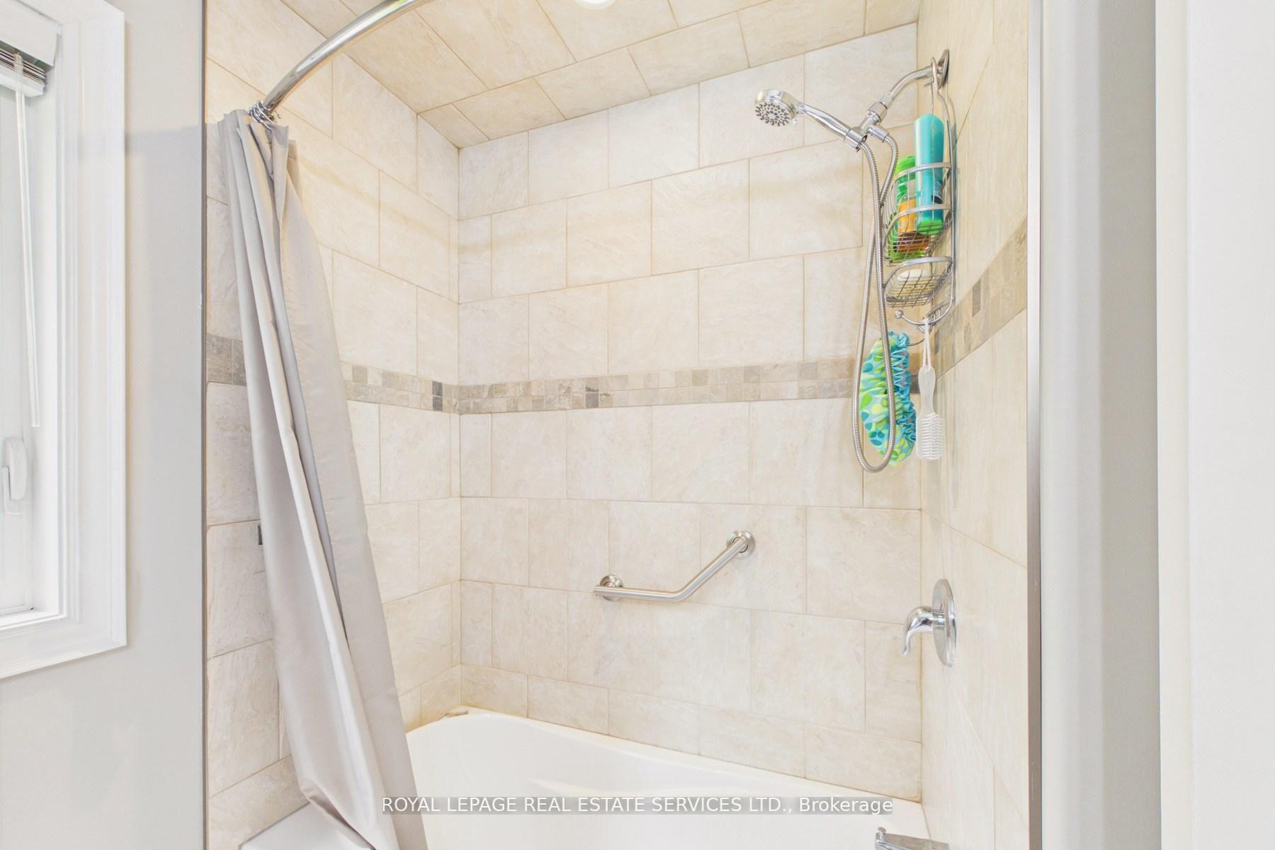 Photo 35 of 1045 Tower Crescent, Gravenhurst, Morrison — HOMEH