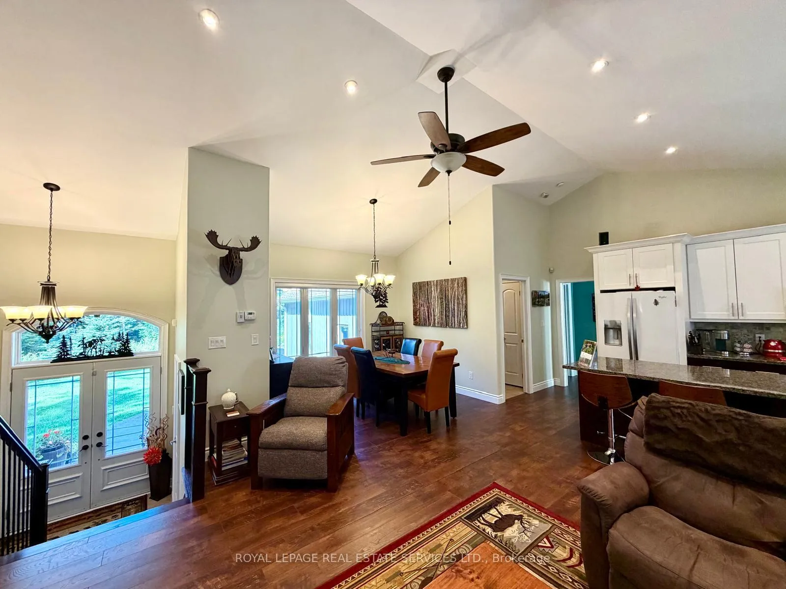 Photo 10 of 1045 Tower Crescent, Gravenhurst, Morrison — HOMEH