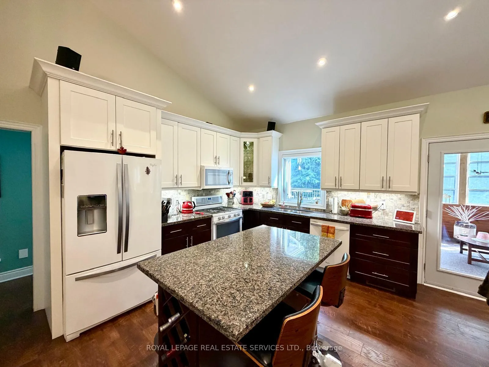 Photo 18 of 1045 Tower Crescent, Gravenhurst, Morrison — HOMEH