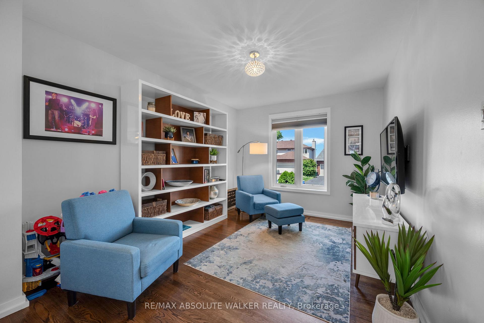 Photo 3 of 1368 Norview Crescent, Ottawa, Fallingbrook/Ridgemount — HOMEH