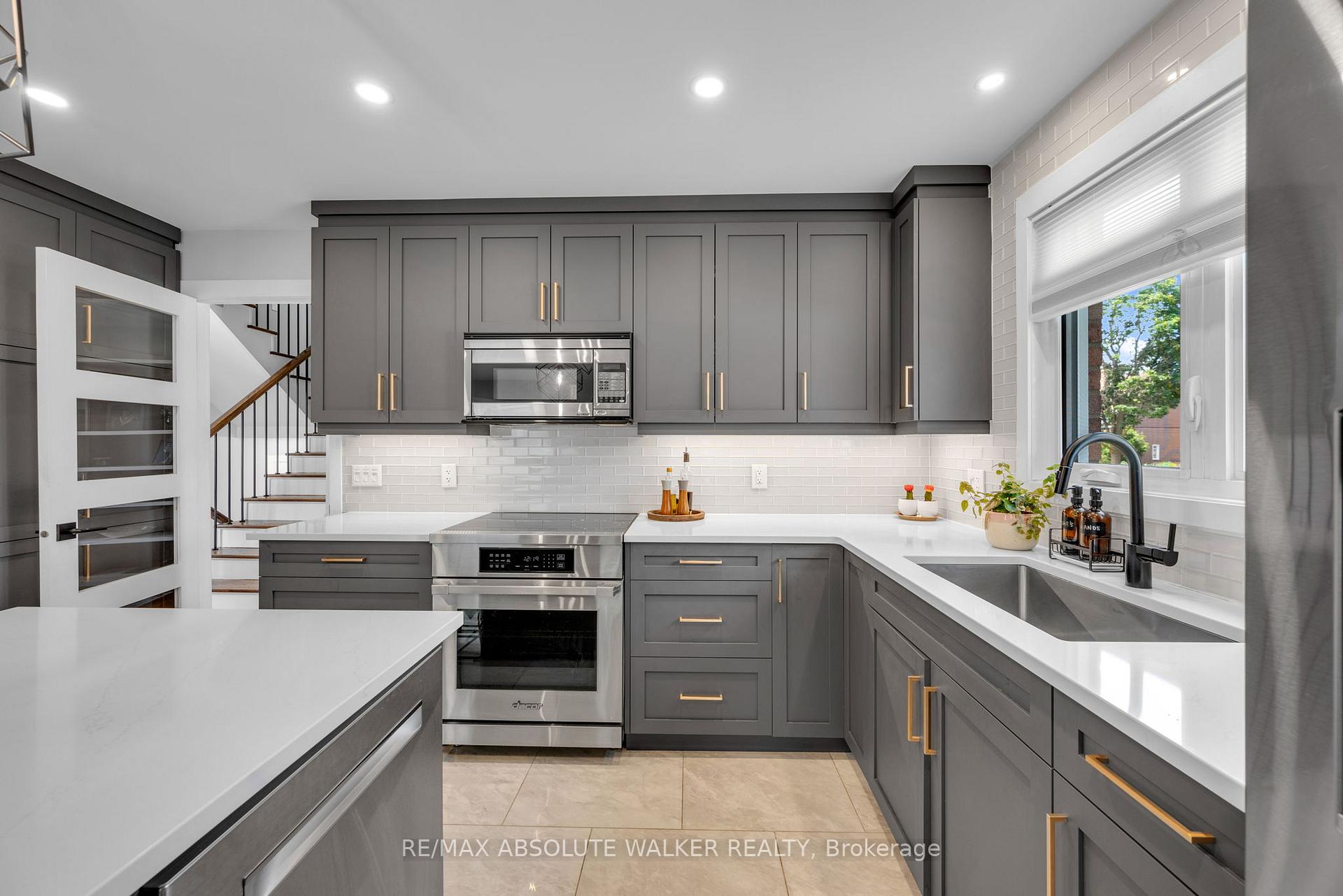 Photo 5 of 1368 Norview Crescent, Ottawa, Fallingbrook/Ridgemount — HOMEH