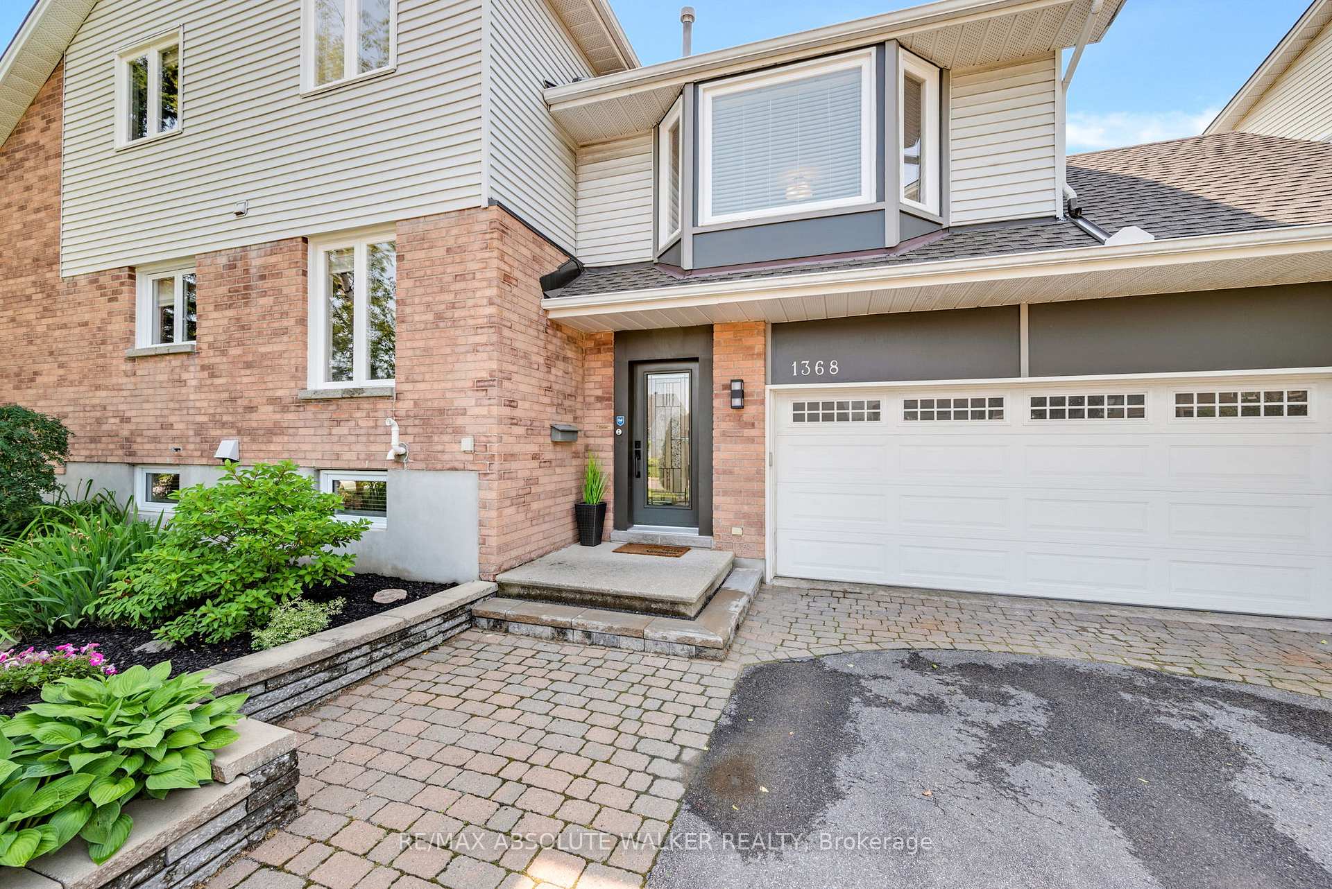 Photo 8 of 1368 Norview Crescent, Ottawa, Fallingbrook/Ridgemount — HOMEH