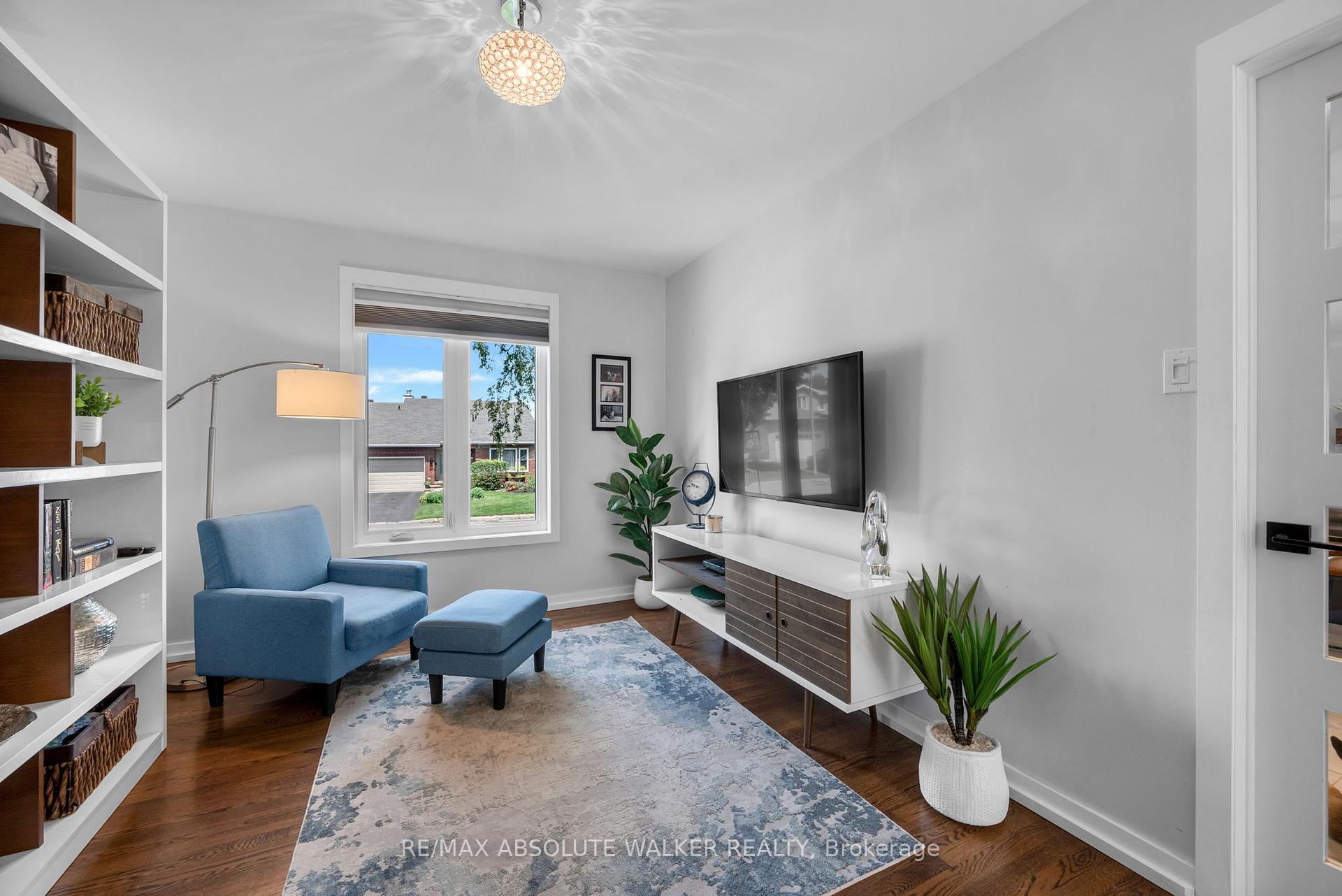 Photo 10 of 1368 Norview Crescent, Ottawa, Fallingbrook/Ridgemount — HOMEH
