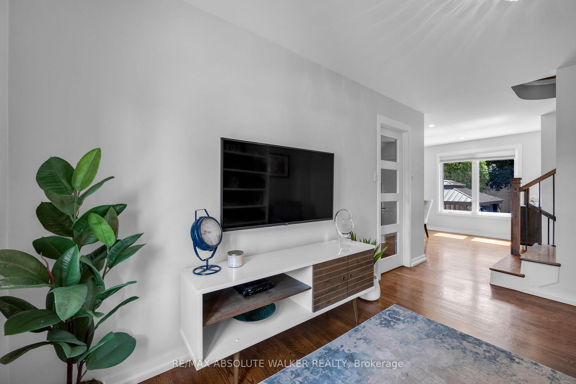 Photo 12 of 1368 Norview Crescent, Ottawa, Fallingbrook/Ridgemount — HOMEH