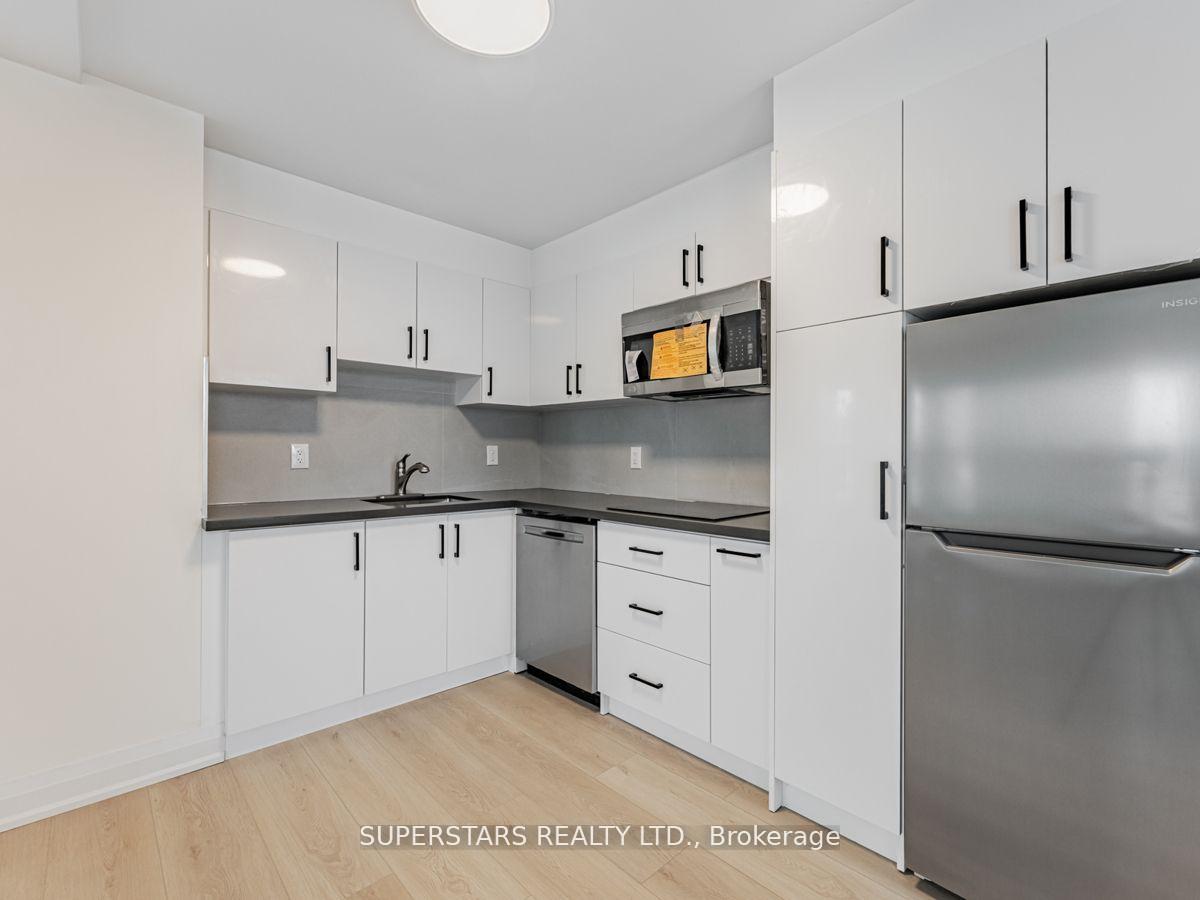 Front of Unit #2, 36 Lindsay Street S