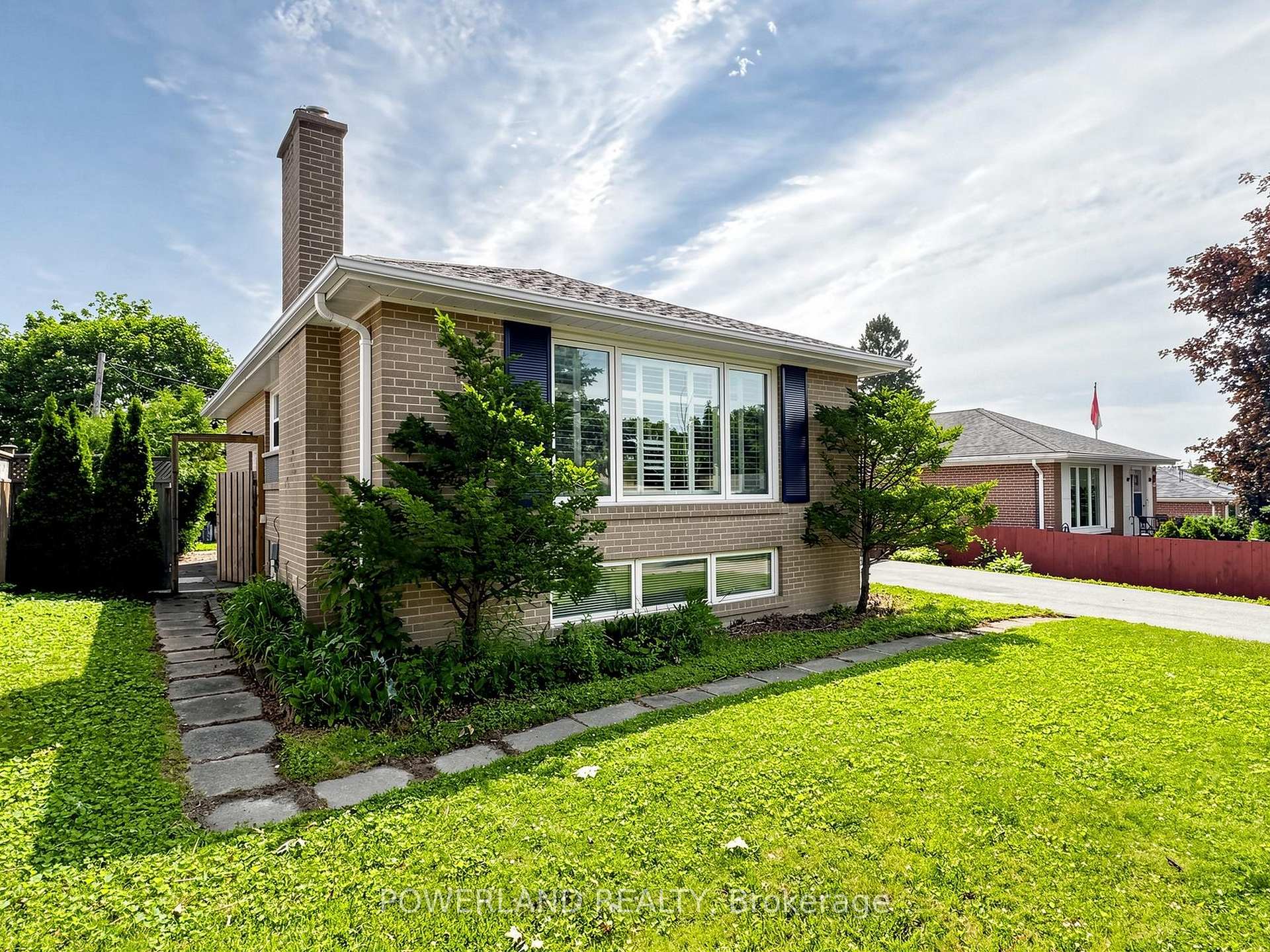 Photo 5 of 7 Laurentide Avenue, Aurora, Aurora Heights — HOMEH
