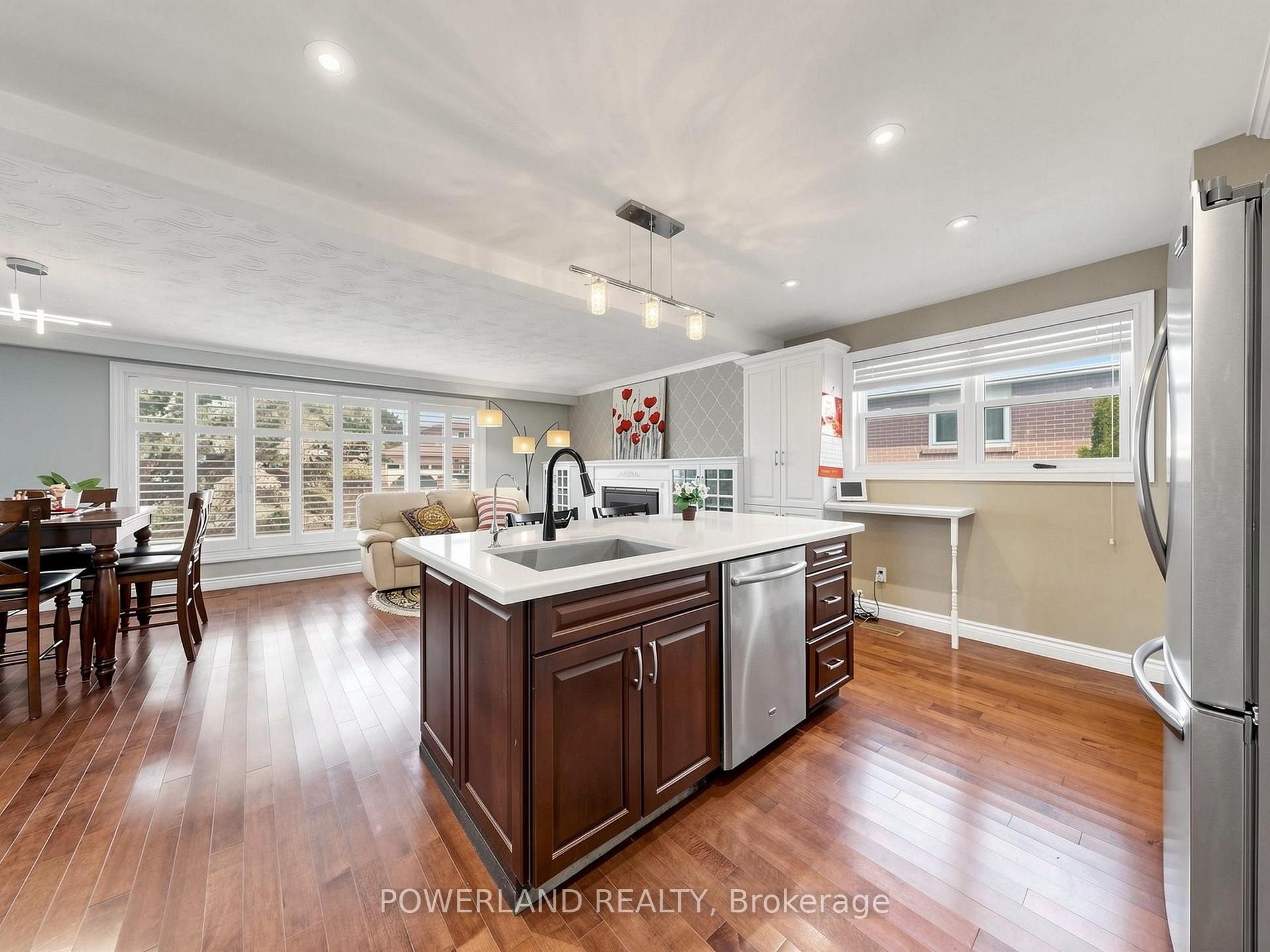 Photo 15 of 7 Laurentide Avenue, Aurora, Aurora Heights — HOMEH