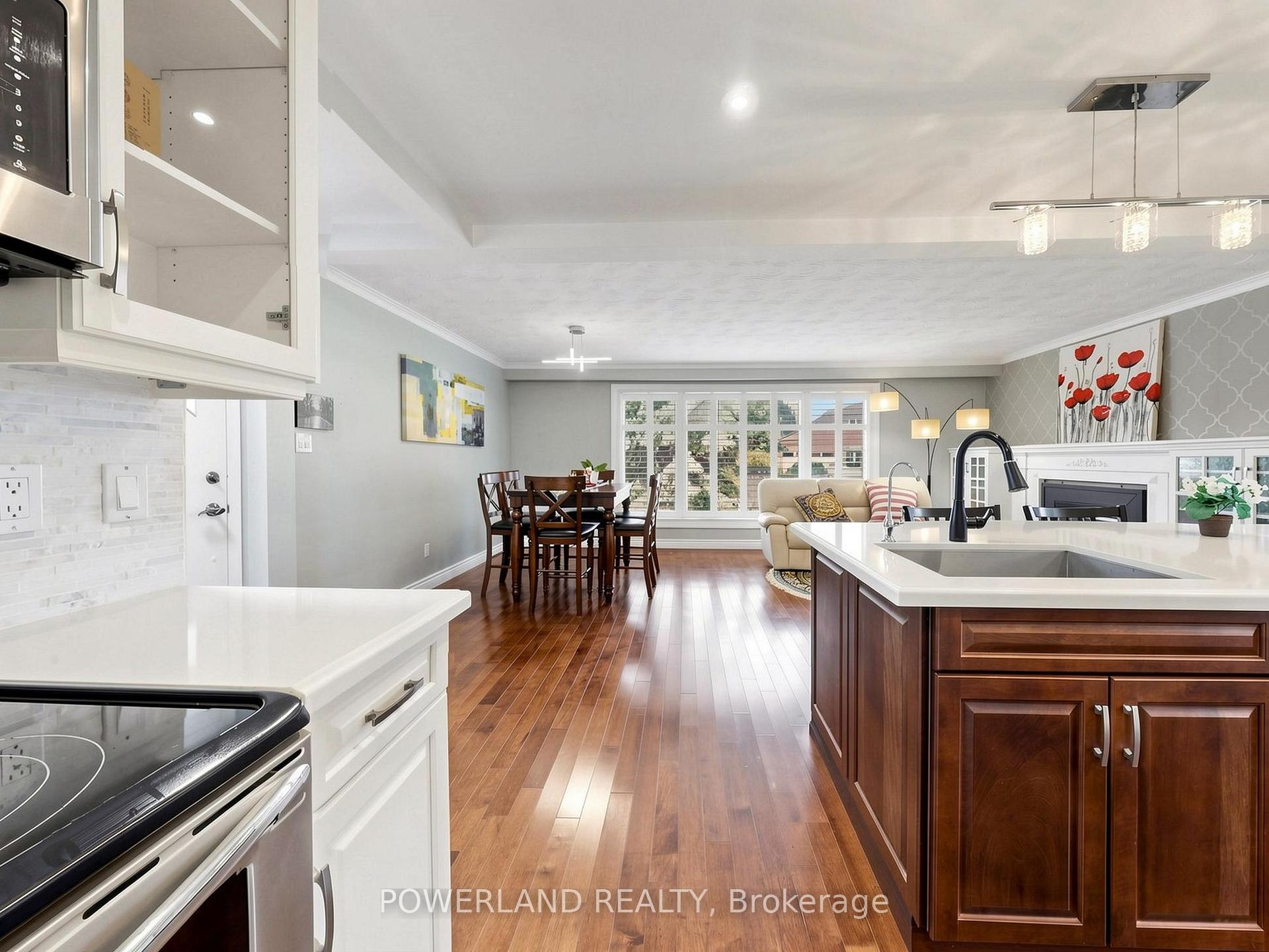 Photo 17 of 7 Laurentide Avenue, Aurora, Aurora Heights — HOMEH