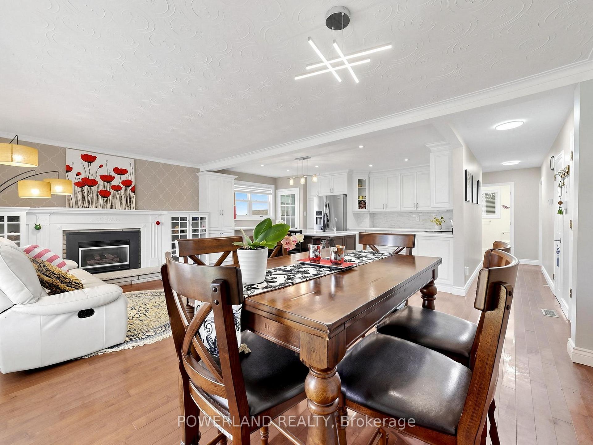 Photo 21 of 7 Laurentide Avenue, Aurora, Aurora Heights — HOMEH