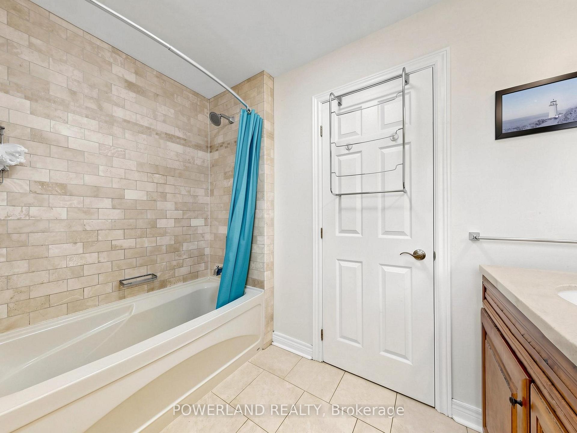 Photo 24 of 7 Laurentide Avenue, Aurora, Aurora Heights — HOMEH
