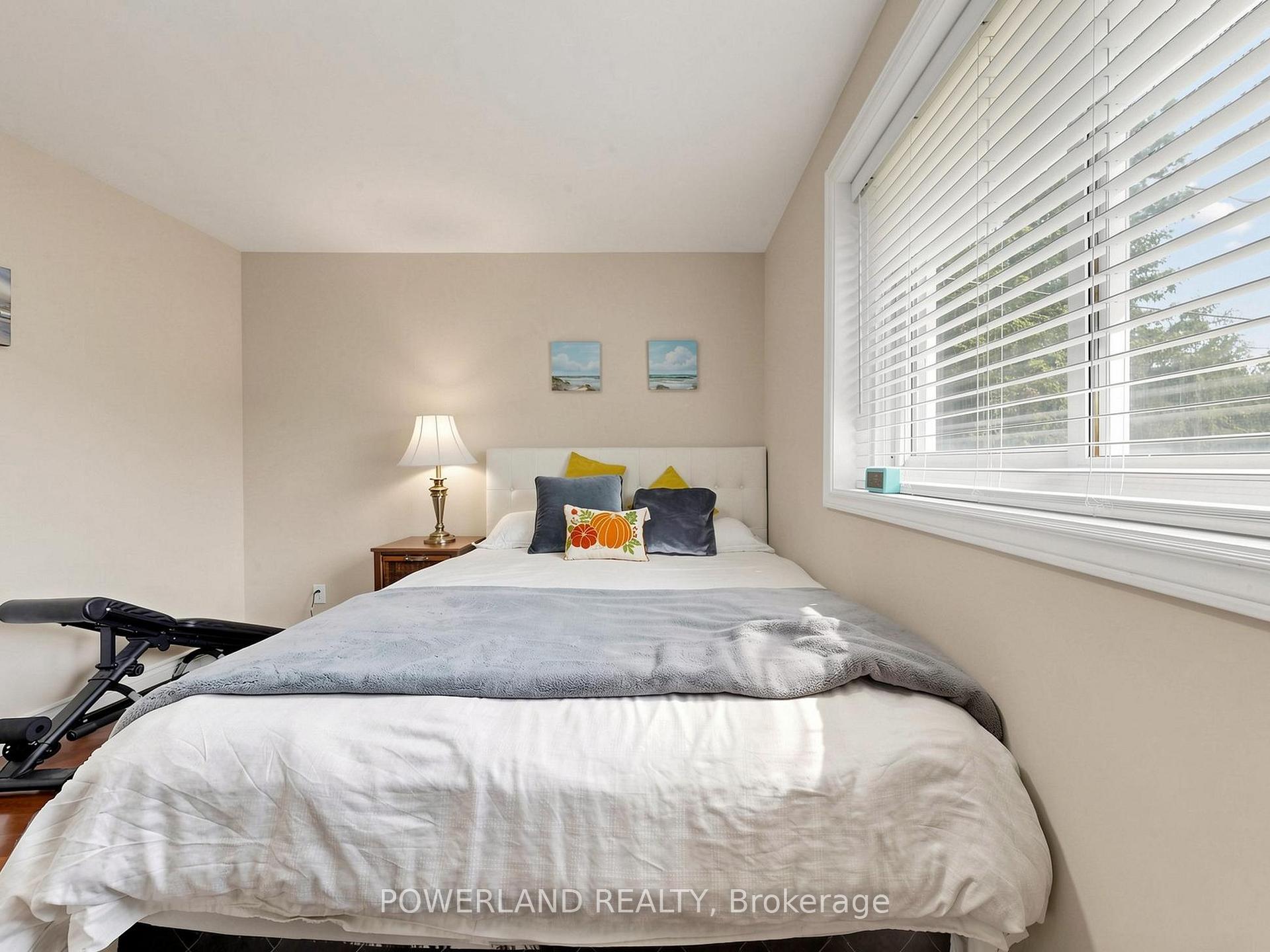 Photo 26 of 7 Laurentide Avenue, Aurora, Aurora Heights — HOMEH