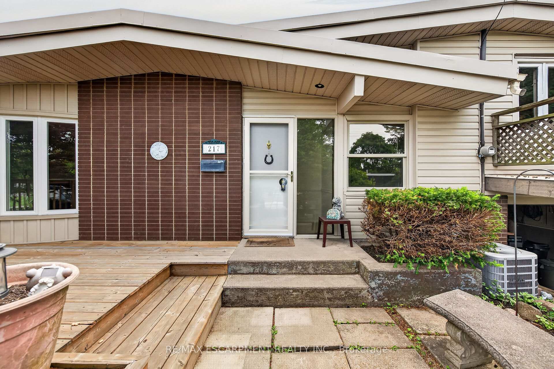 Photo 1 of 217 West 15th Street, Hamilton, Buchanan — HOMEH