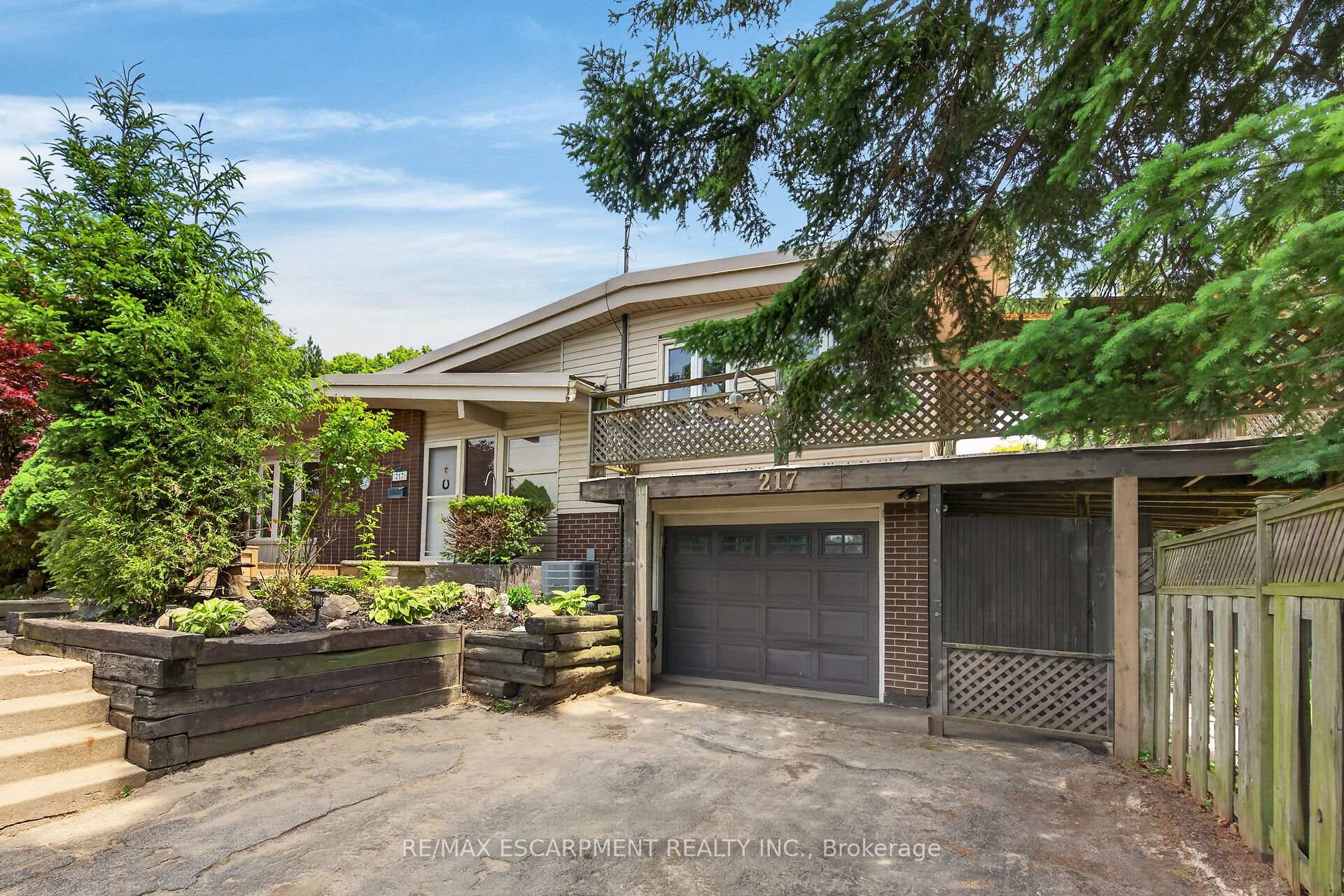 Photo 2 of 217 West 15th Street, Hamilton, Buchanan — HOMEH