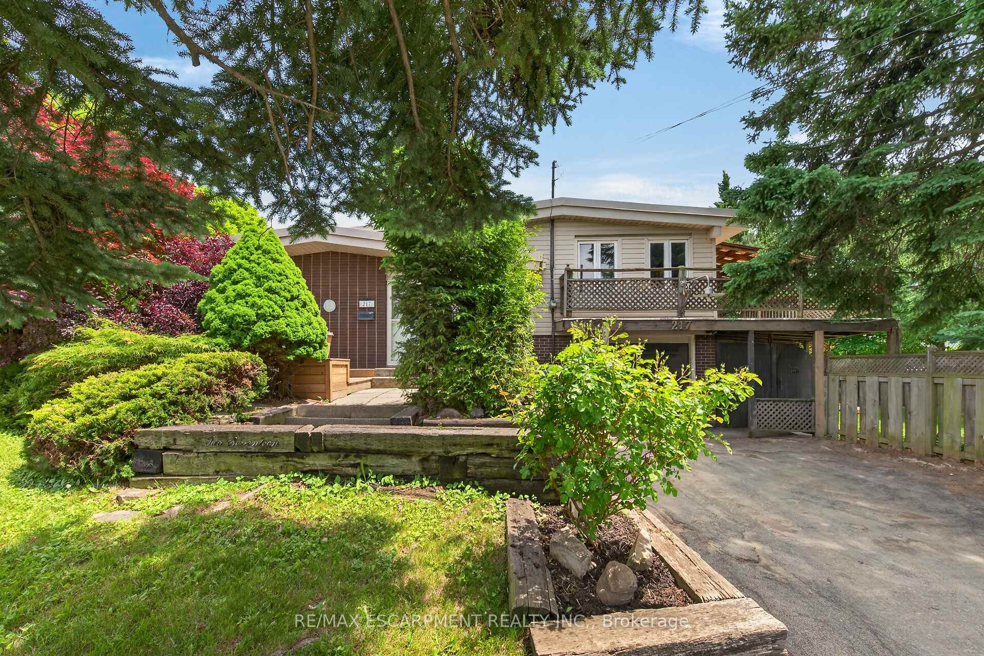 Photo 3 of 217 West 15th Street, Hamilton, Buchanan — HOMEH