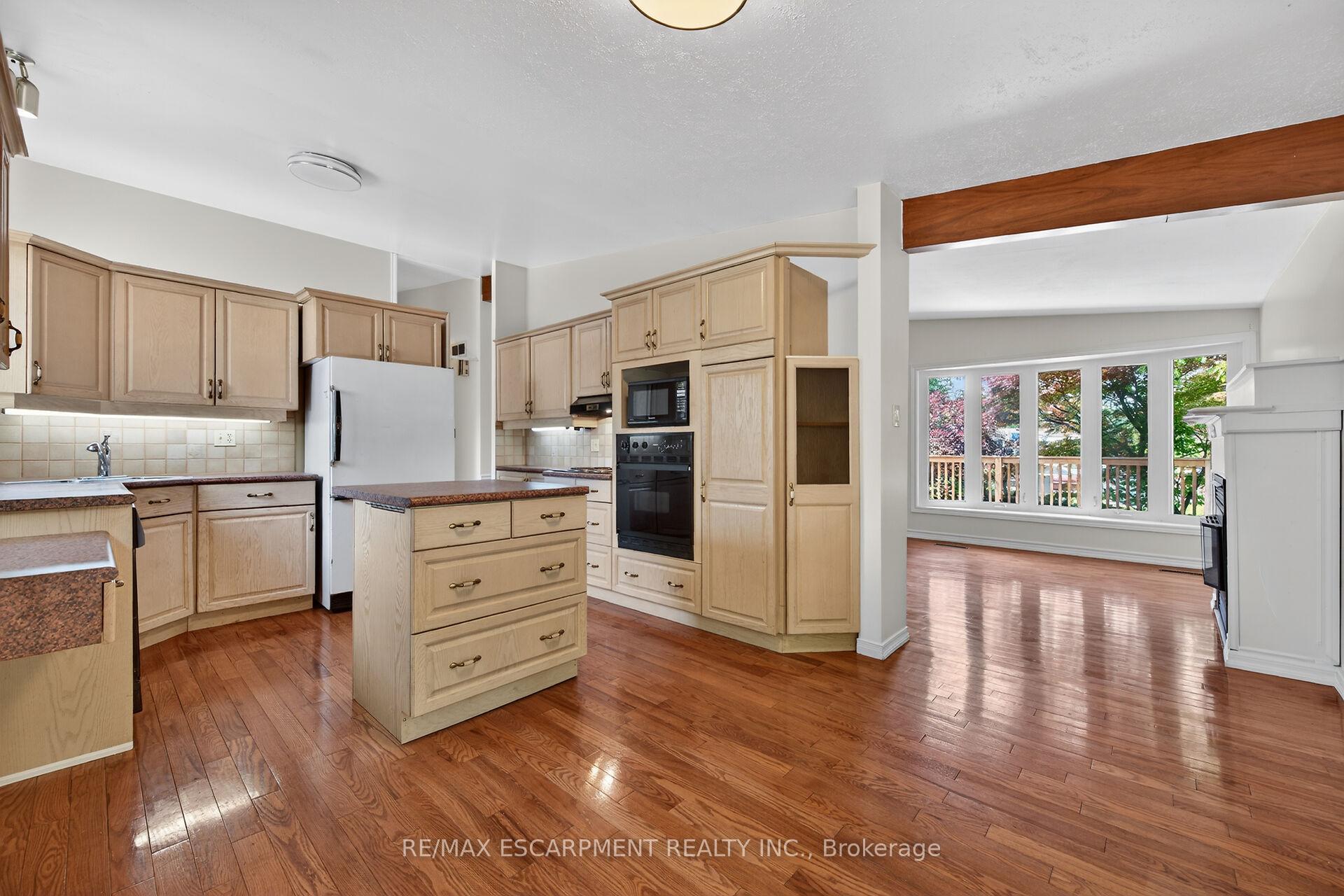 Photo 13 of 217 West 15th Street, Hamilton, Buchanan — HOMEH