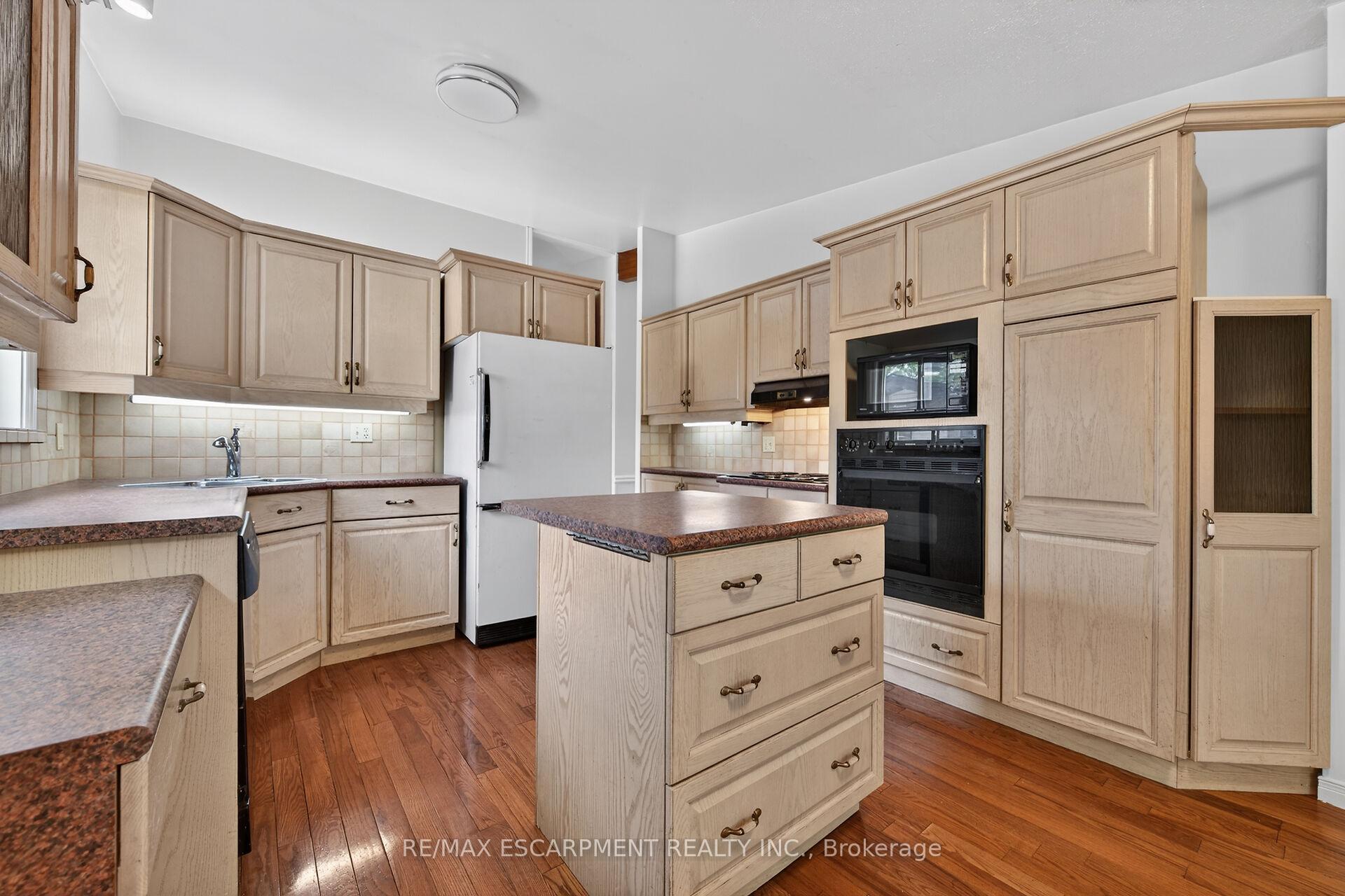 Photo 14 of 217 West 15th Street, Hamilton, Buchanan — HOMEH
