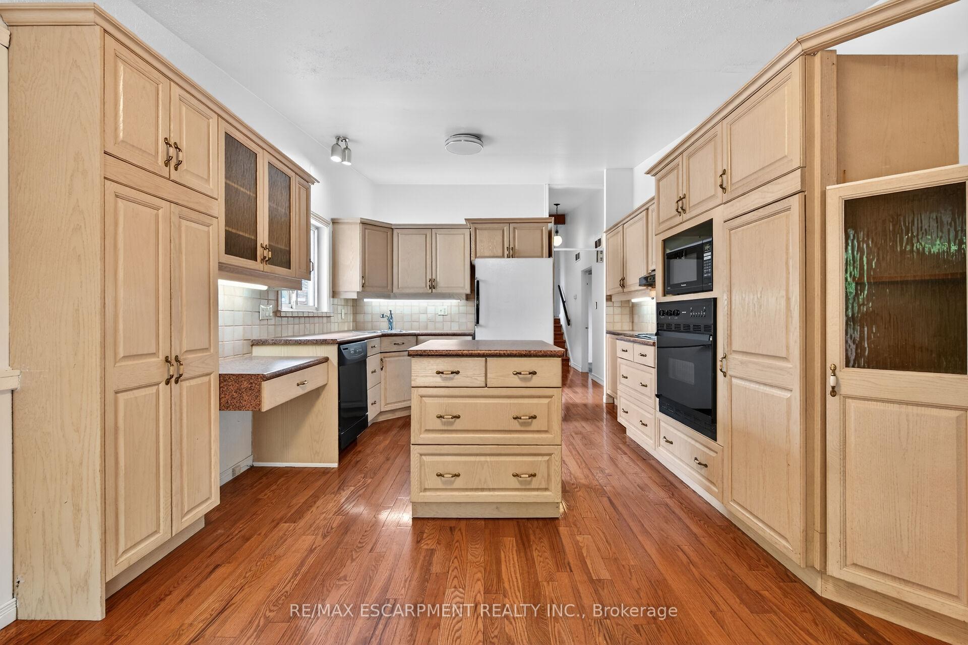 Photo 15 of 217 West 15th Street, Hamilton, Buchanan — HOMEH