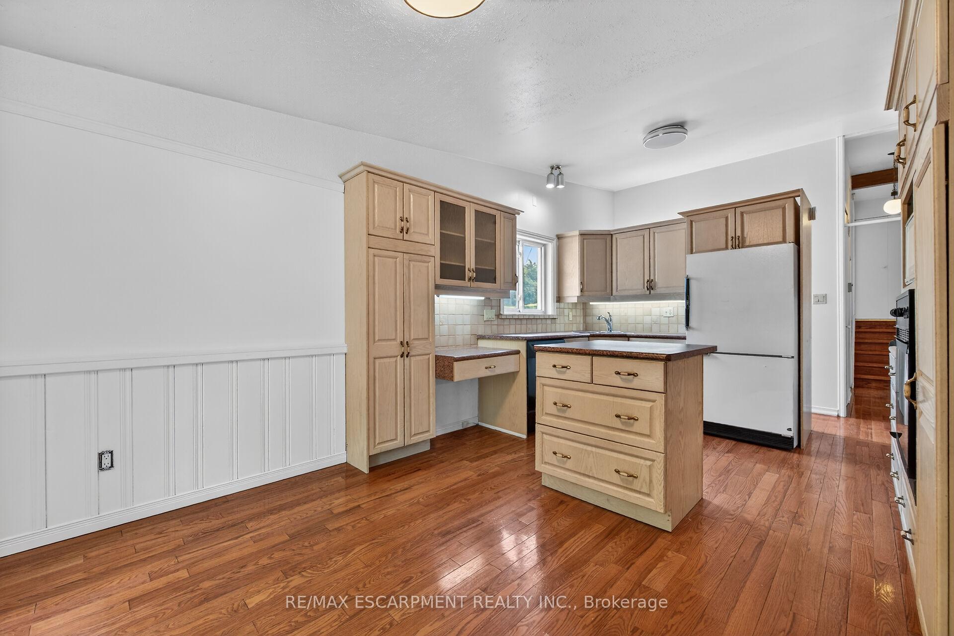Photo 16 of 217 West 15th Street, Hamilton, Buchanan — HOMEH