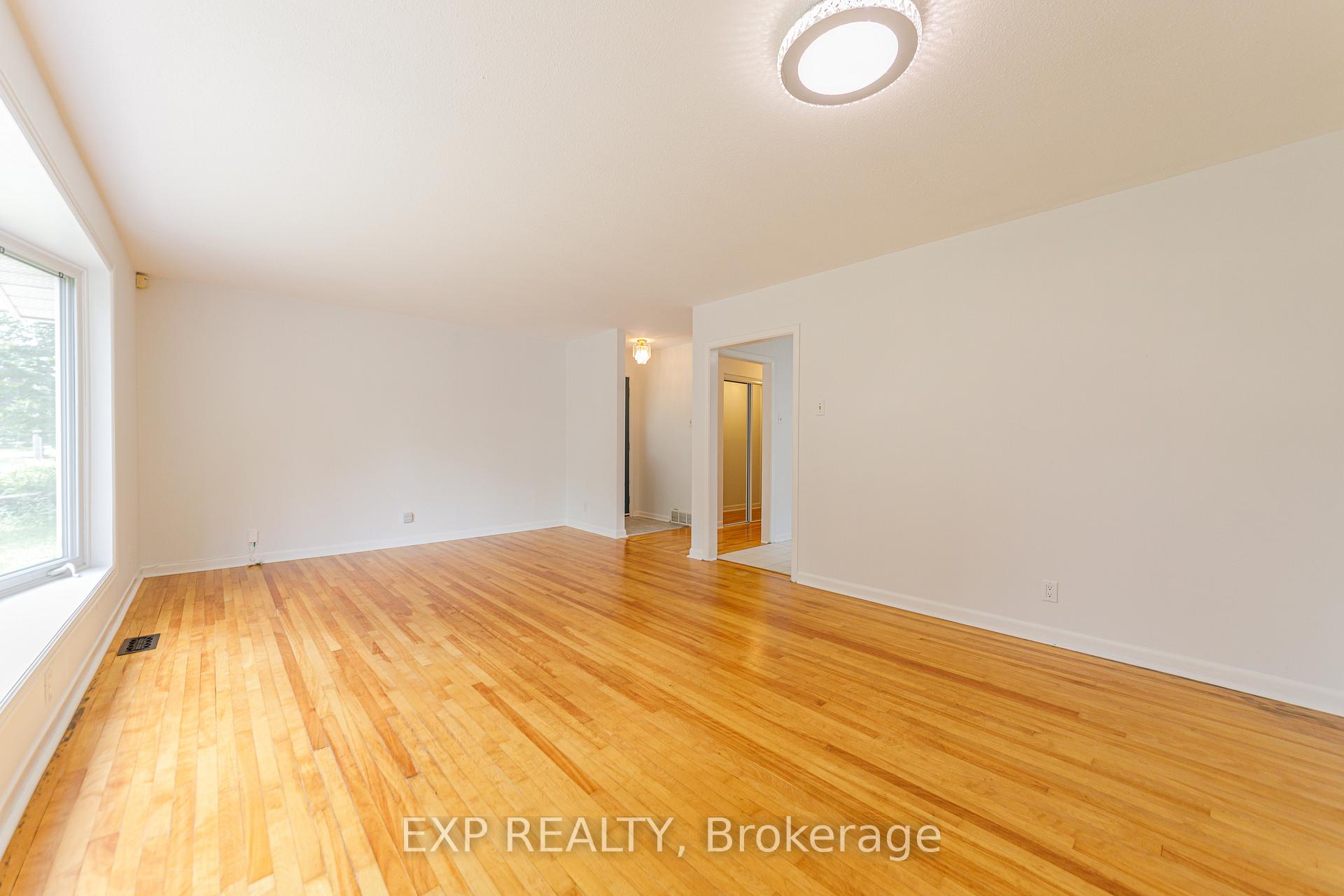 Photo 8 of 2097 Kingsley Road, Ottawa, Parkway Park — HOMEH