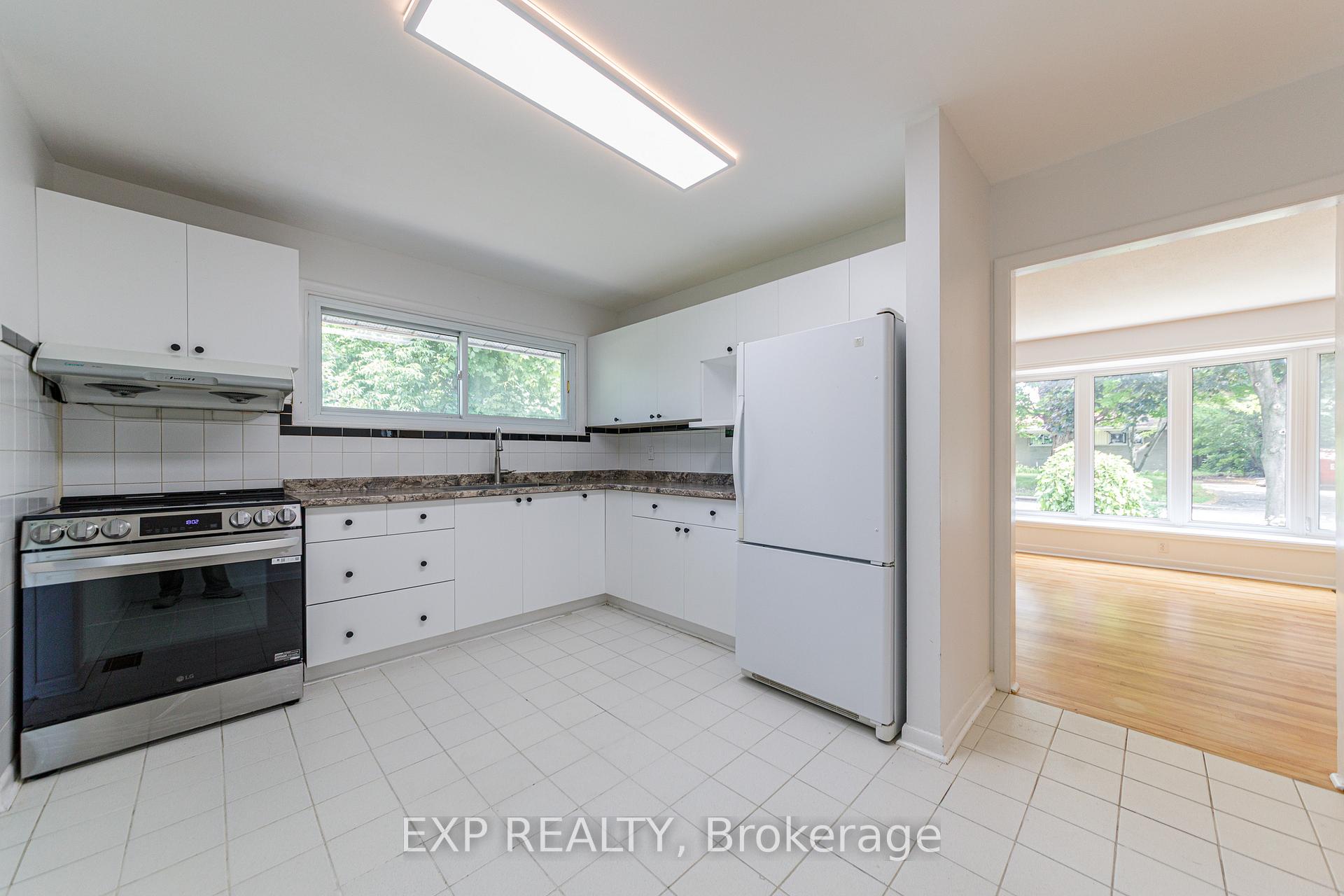 Photo 9 of 2097 Kingsley Road, Ottawa, Parkway Park — HOMEH