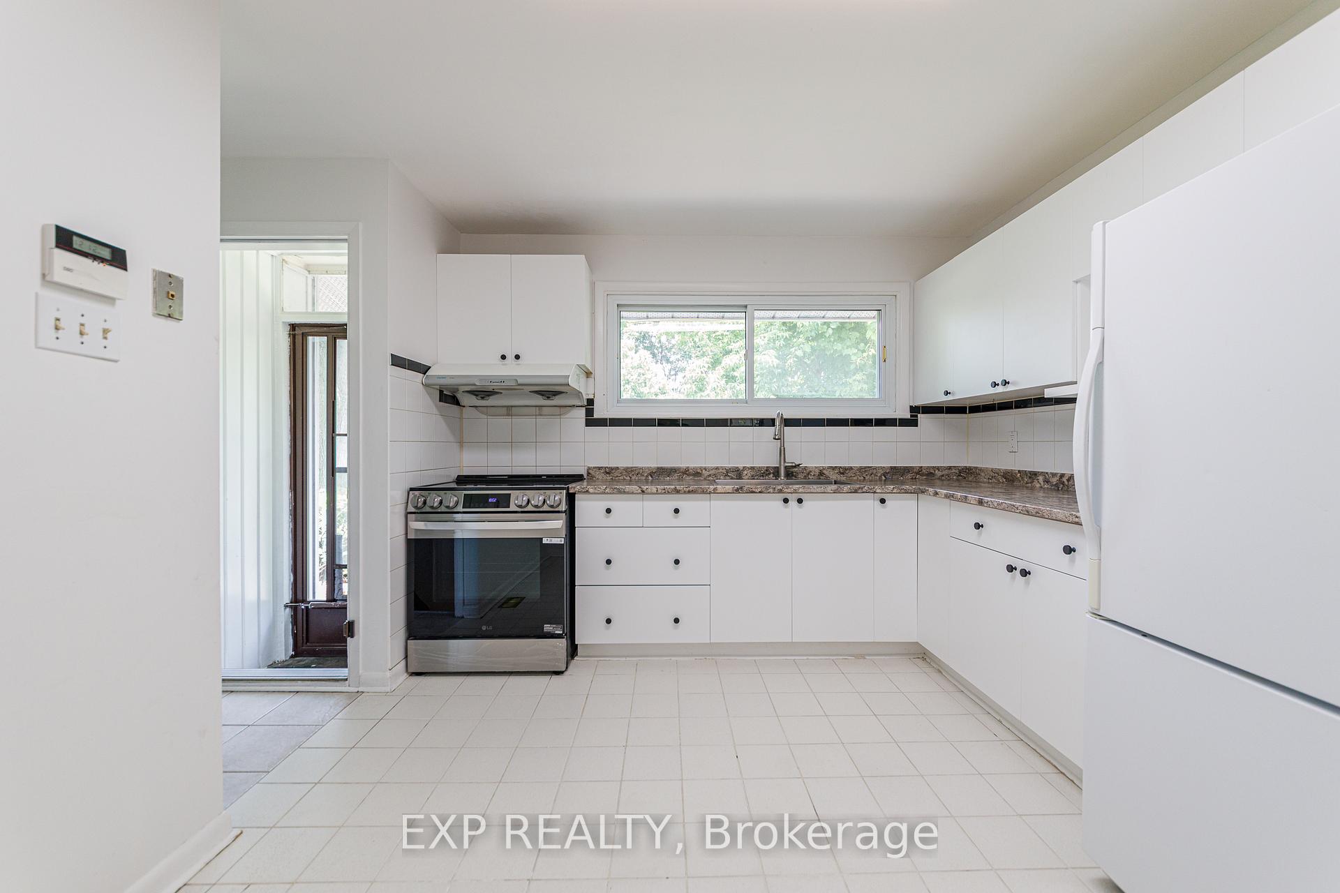 Photo 10 of 2097 Kingsley Road, Ottawa, Parkway Park — HOMEH