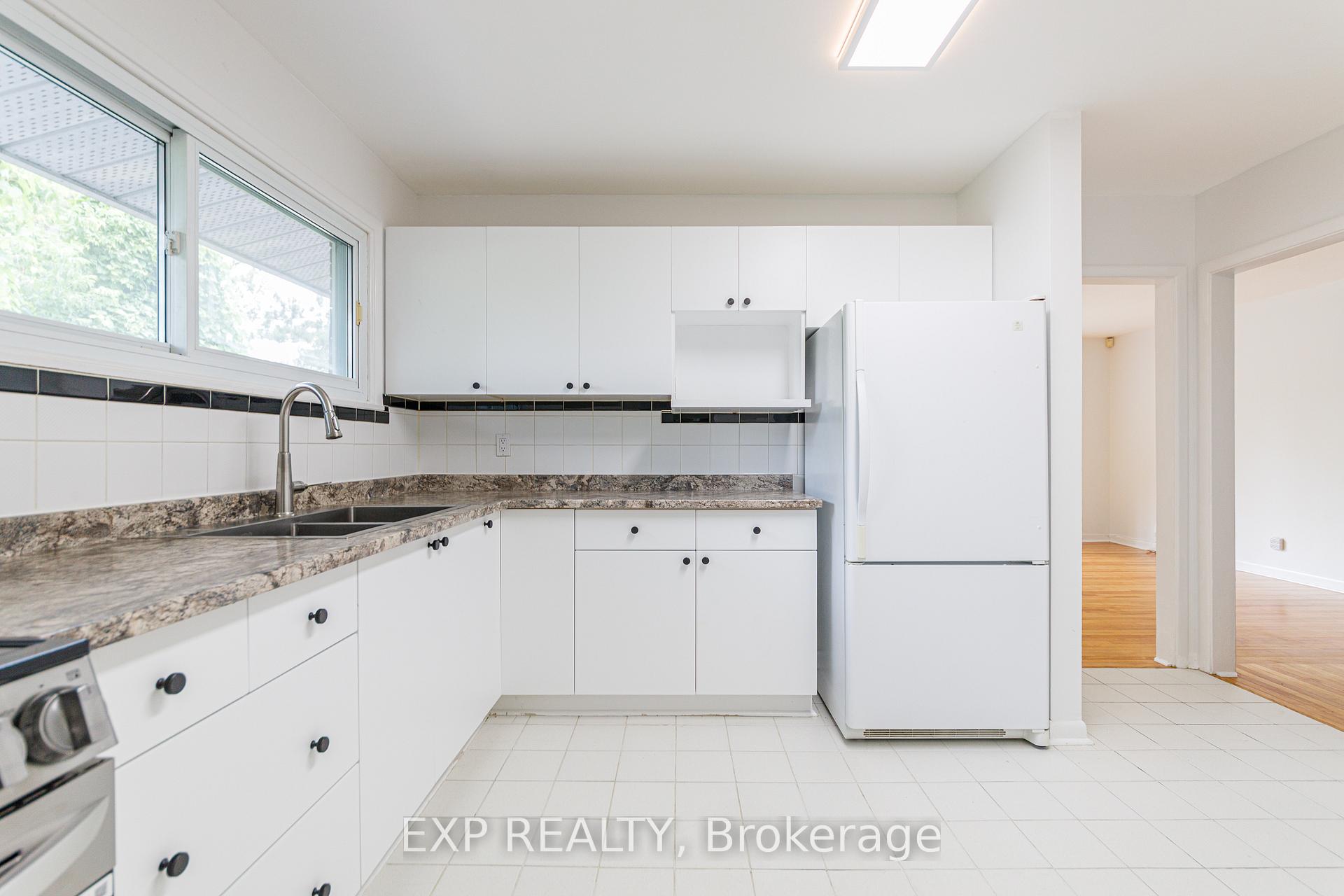 Photo 11 of 2097 Kingsley Road, Ottawa, Parkway Park — HOMEH