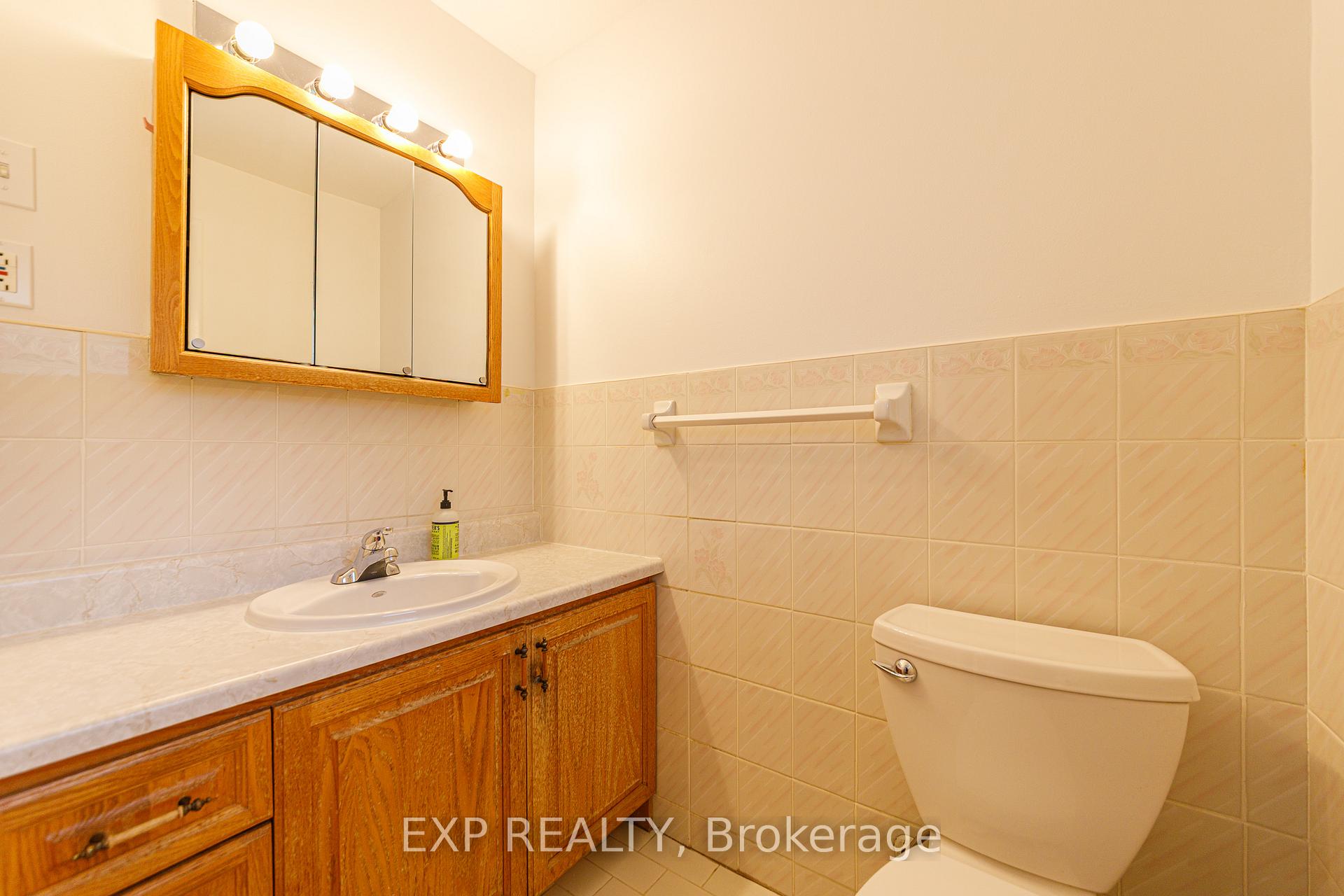 Photo 14 of 2097 Kingsley Road, Ottawa, Parkway Park — HOMEH