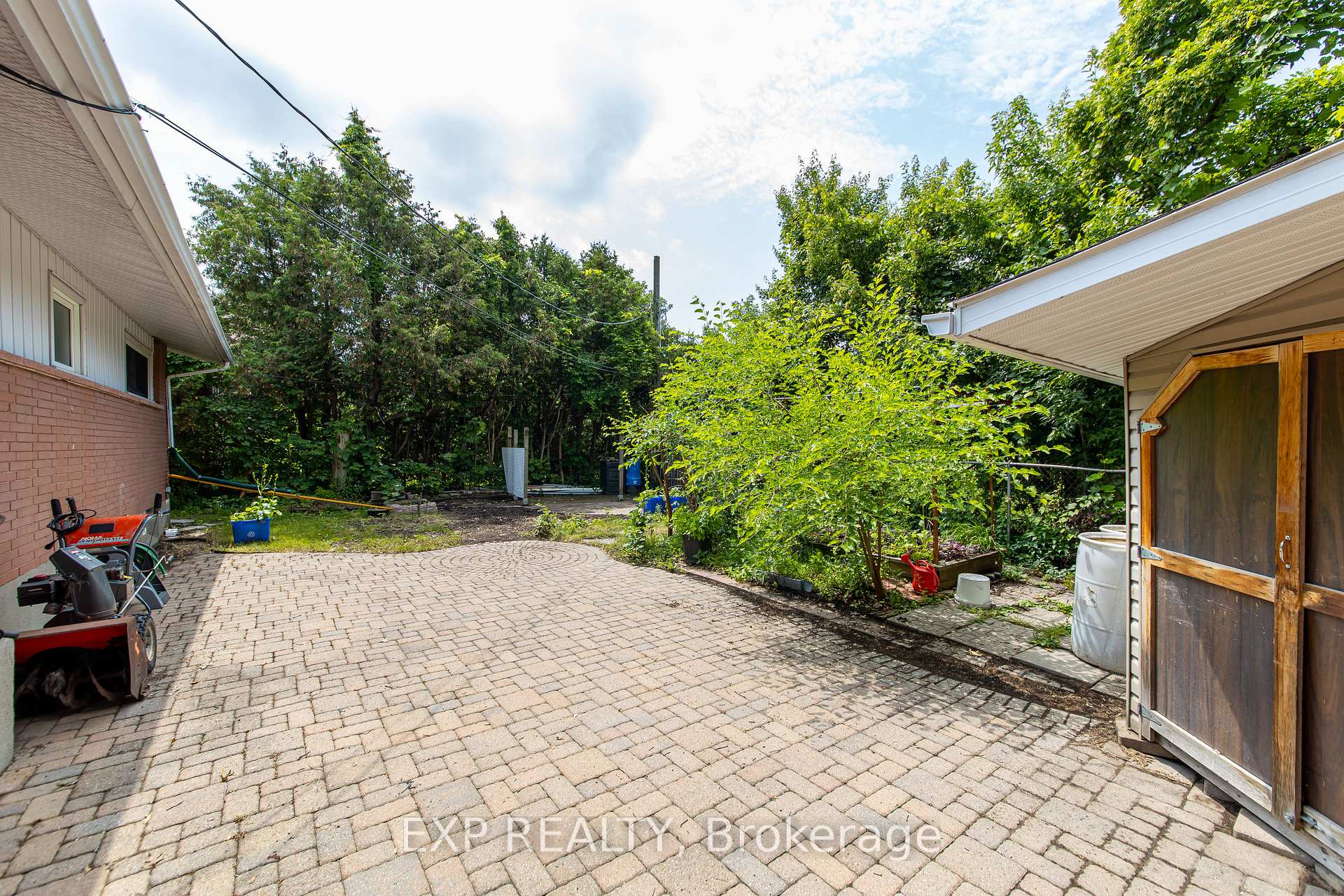 Photo 28 of 2097 Kingsley Road, Ottawa, Parkway Park — HOMEH