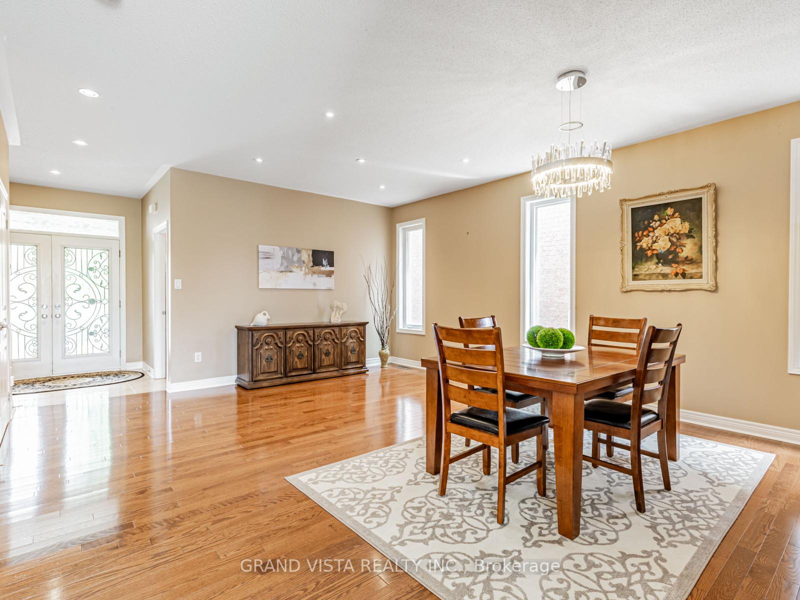 Photo 8 of 31 Routledge Drive, Richmond Hill, Oak Ridges — HOMEH