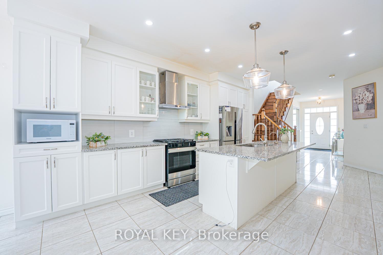 Photo 10 of 348 Equestrian Way, Cambridge, Preston Heights — HOMEH