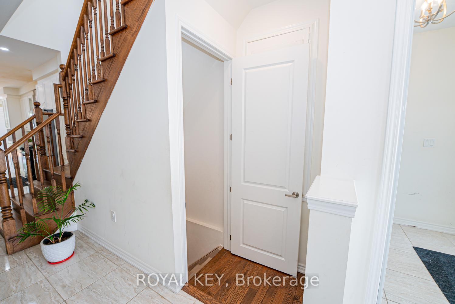 Photo 37 of 348 Equestrian Way, Cambridge, Preston Heights — HOMEH