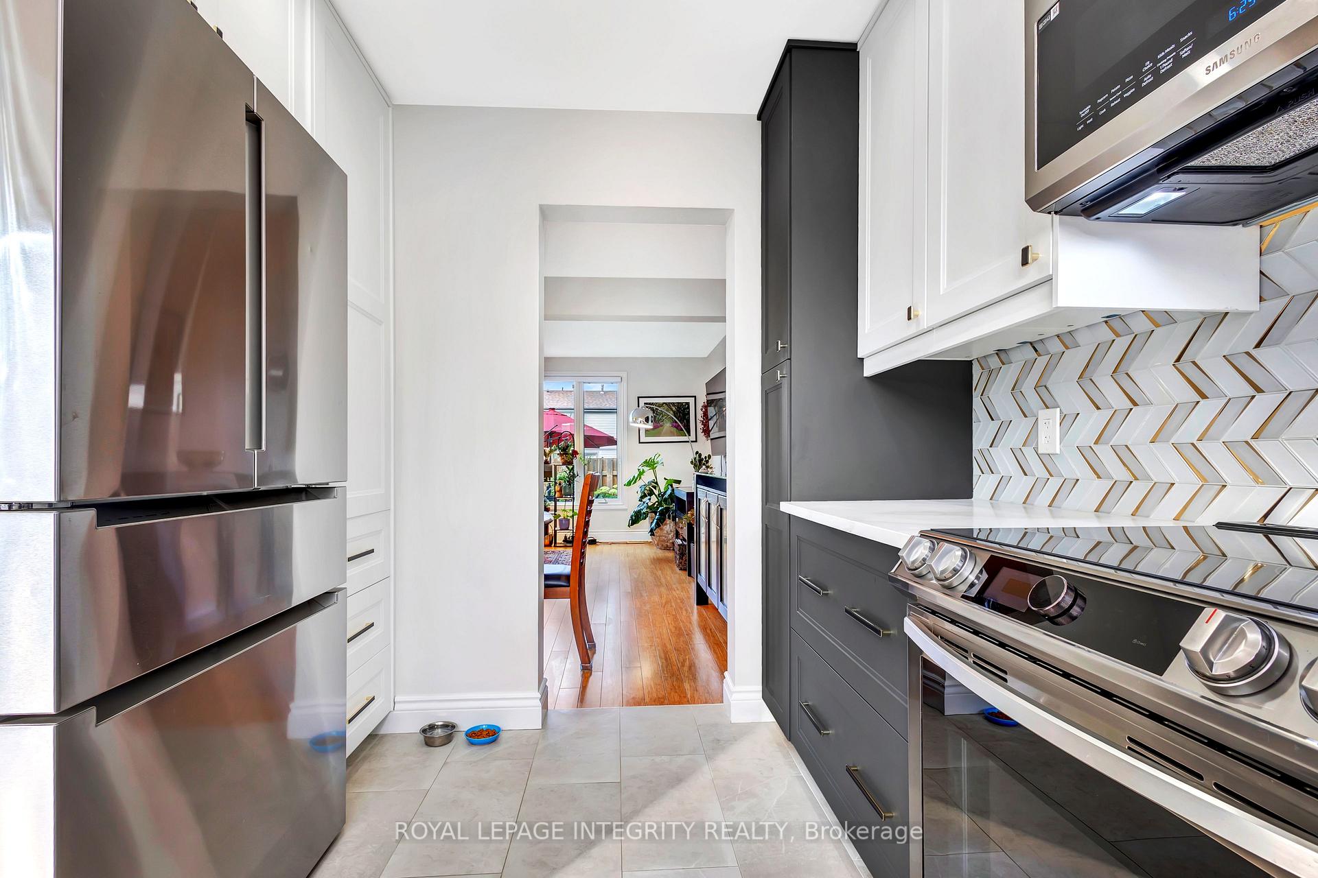 Photo 4 of 11 Glencoe Street, Ottawa, Arlington Woods — HOMEH