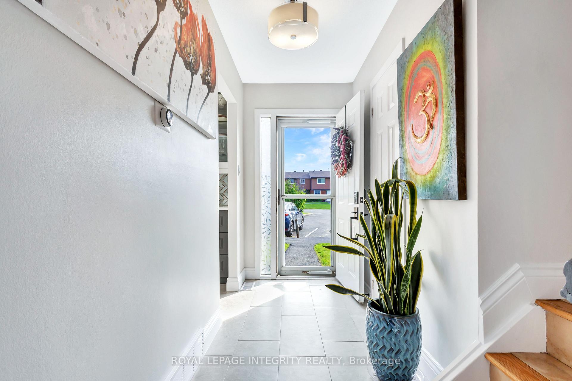 Photo 7 of 11 Glencoe Street, Ottawa, Arlington Woods — HOMEH