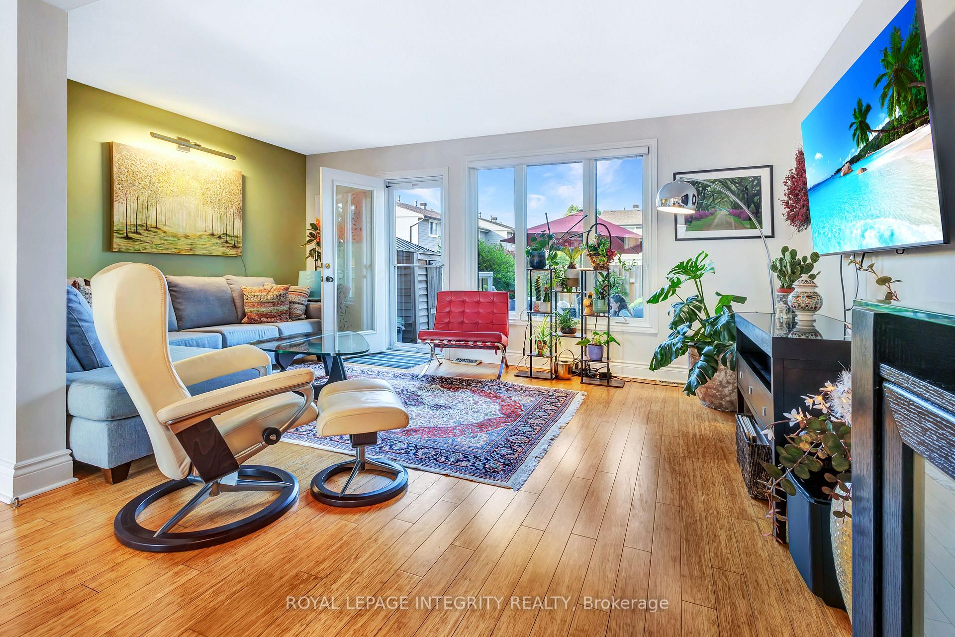 Photo 12 of 11 Glencoe Street, Ottawa, Arlington Woods — HOMEH