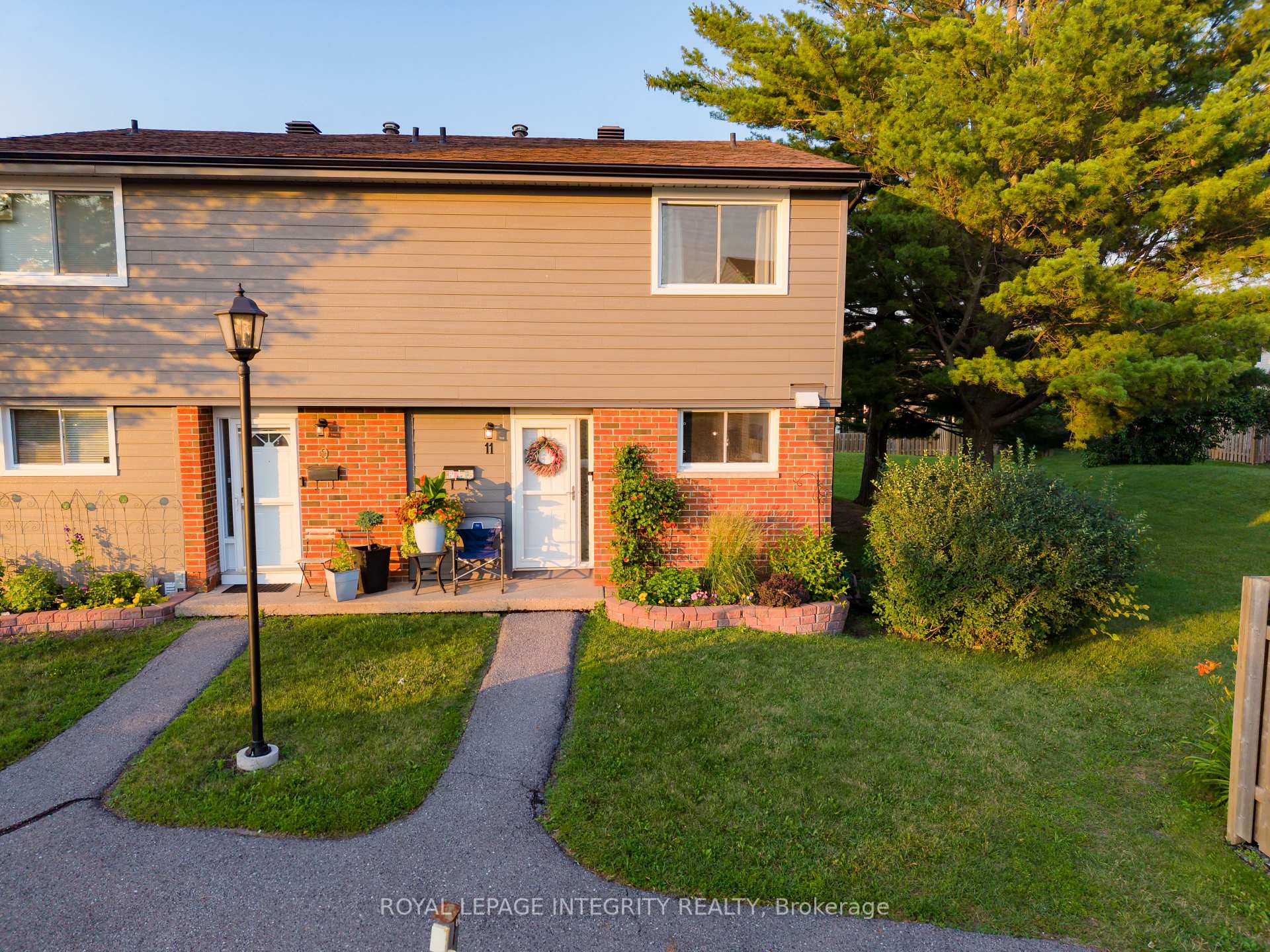 Photo 31 of 11 Glencoe Street, Ottawa, Arlington Woods — HOMEH
