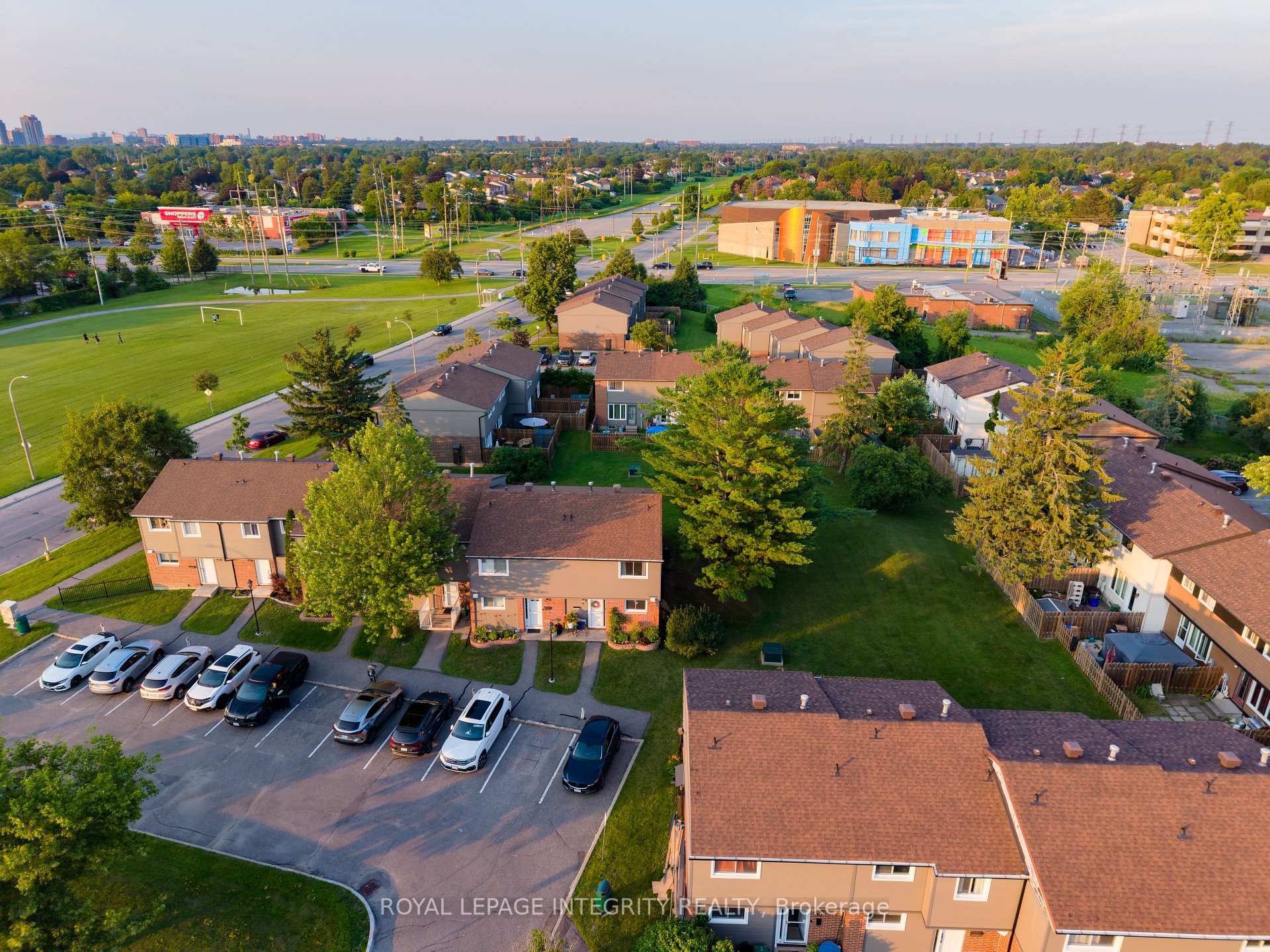 Photo 32 of 11 Glencoe Street, Ottawa, Arlington Woods — HOMEH