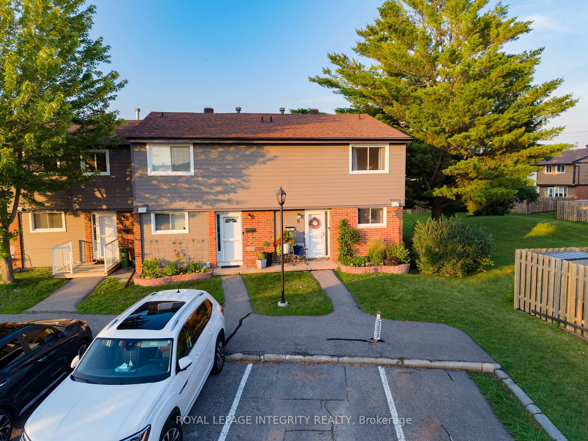 Photo 37 of 11 Glencoe Street, Ottawa, Arlington Woods — HOMEH