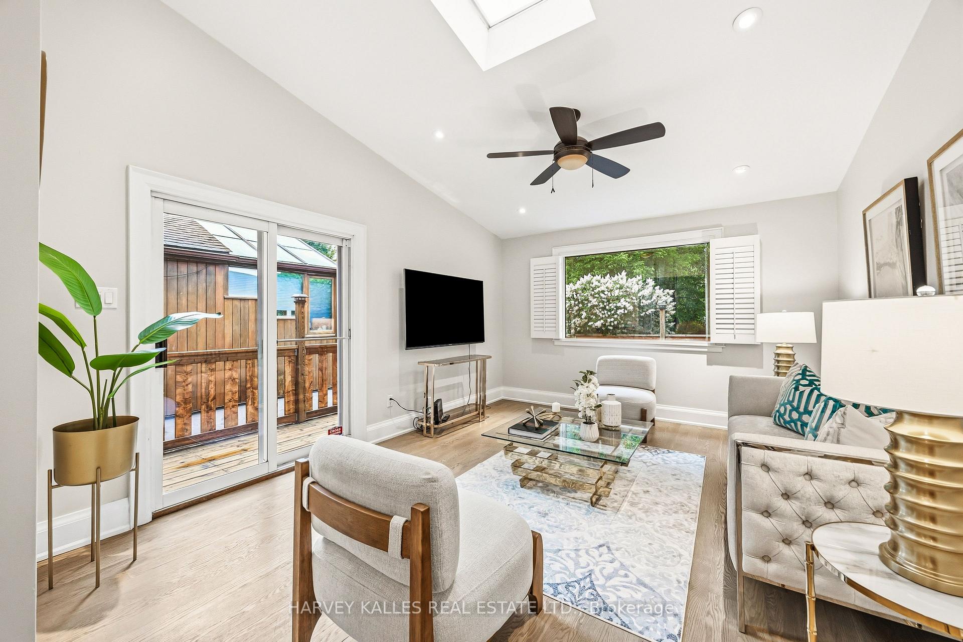 Photo 10 of 232 Belsize Drive, Toronto, Mount Pleasant East — HOMEH