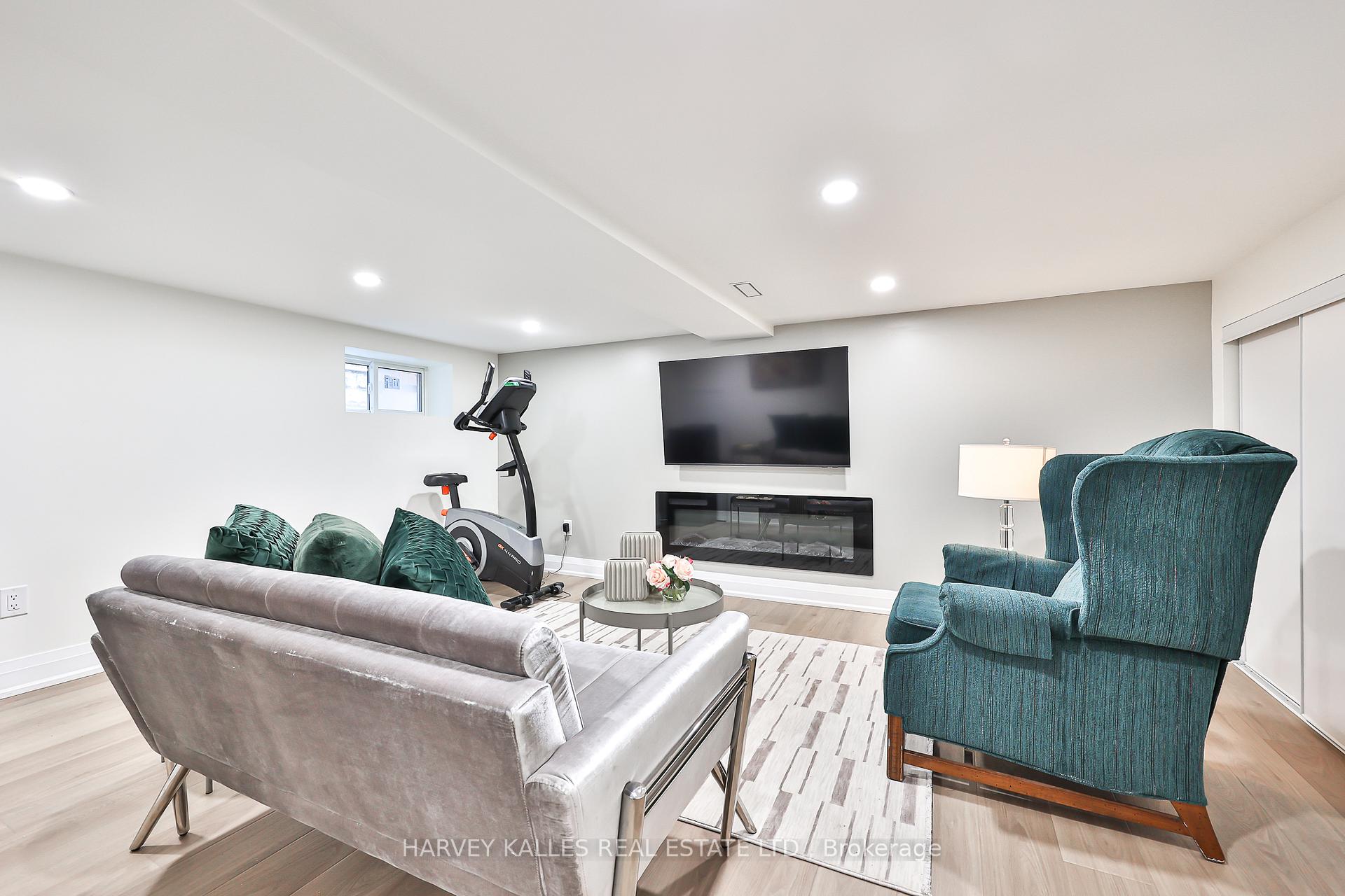 Photo 24 of 232 Belsize Drive, Toronto, Mount Pleasant East — HOMEH