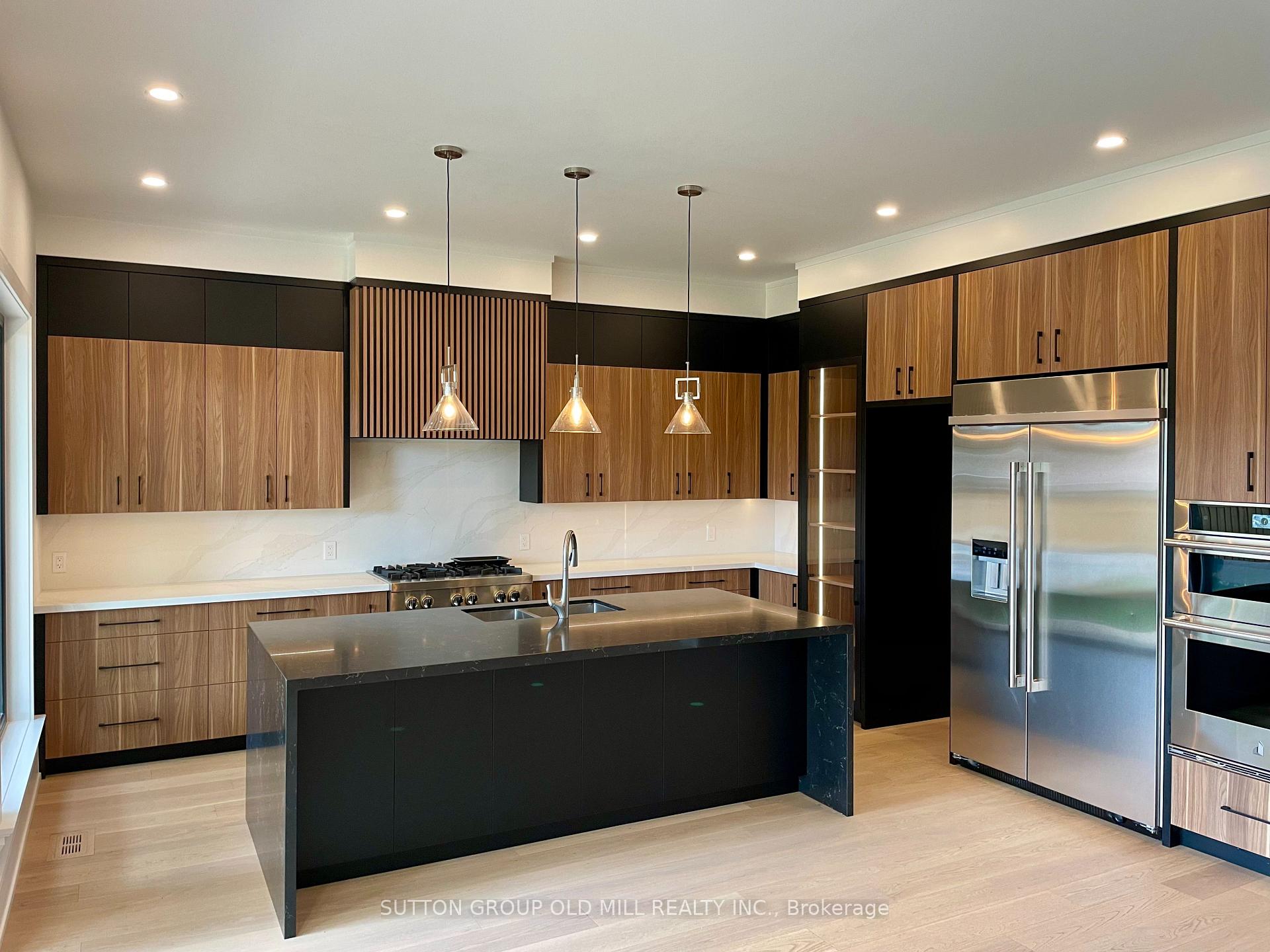 Photo 5 of 4 Leamington Avenue, Etobicoke, Stonegate-Queensway — HOMEH