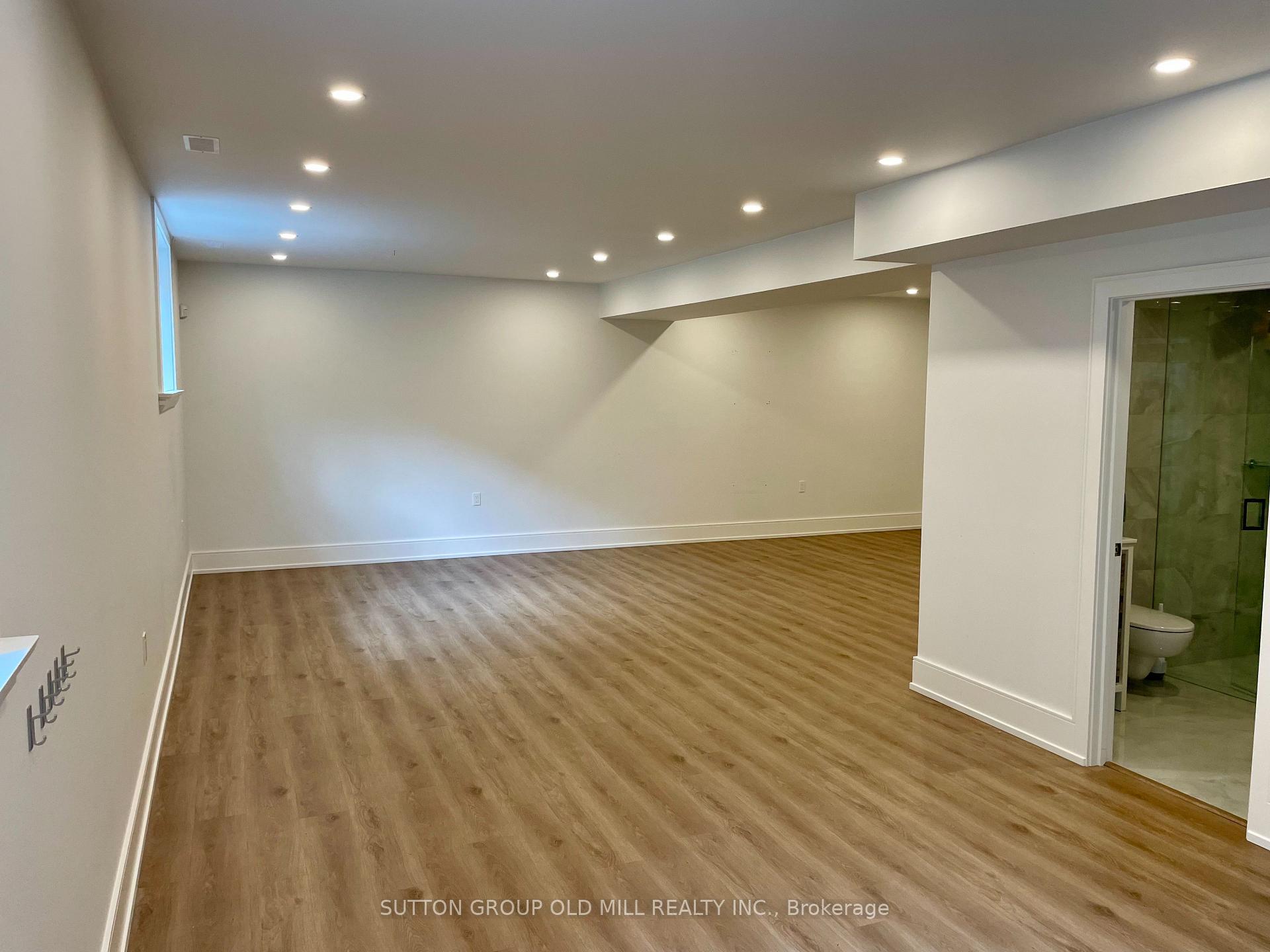 Photo 22 of 4 Leamington Avenue, Etobicoke, Stonegate-Queensway — HOMEH