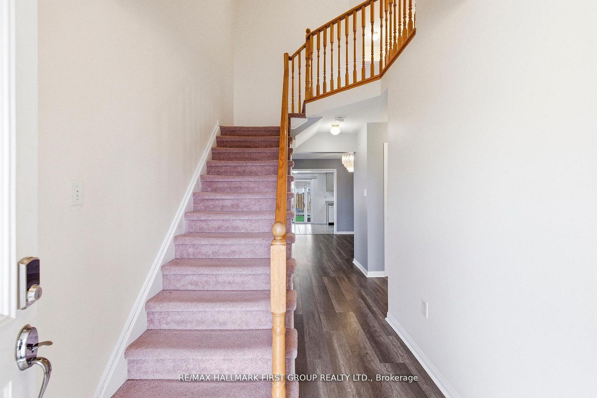 Photo 5 of 32 Samandria Avenue, Whitby, Taunton North — HOMEH