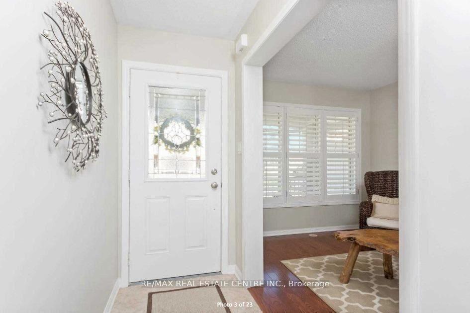 Photo 3 of 904 Zelinsky Crescent, Milton, Coates — HOMEH