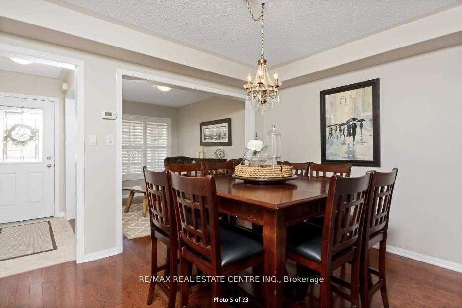 Photo 5 of 904 Zelinsky Crescent, Milton, Coates — HOMEH