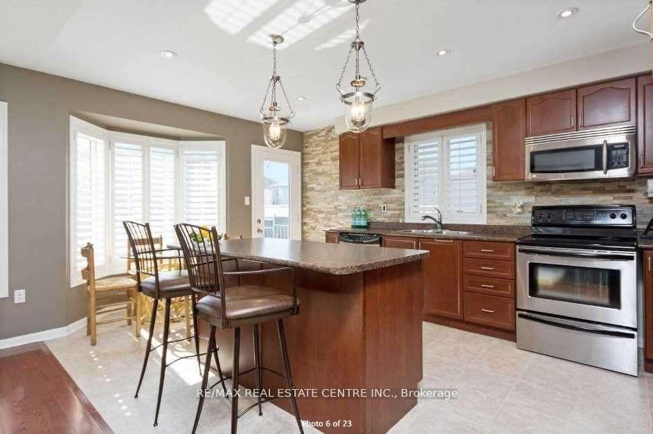 Photo 9 of 904 Zelinsky Crescent, Milton, Coates — HOMEH